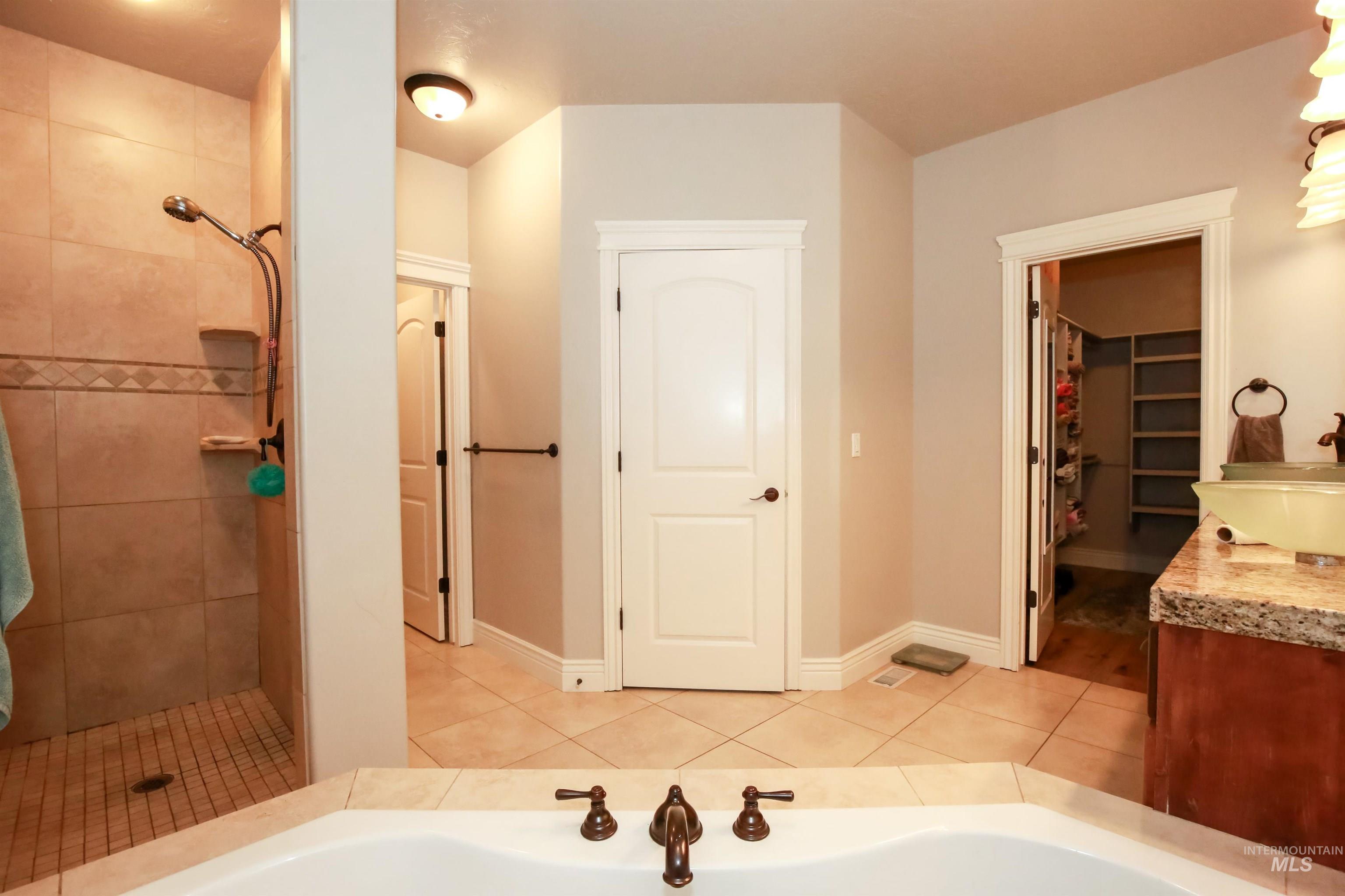740 Syringa Springs Drive Property Photo 23