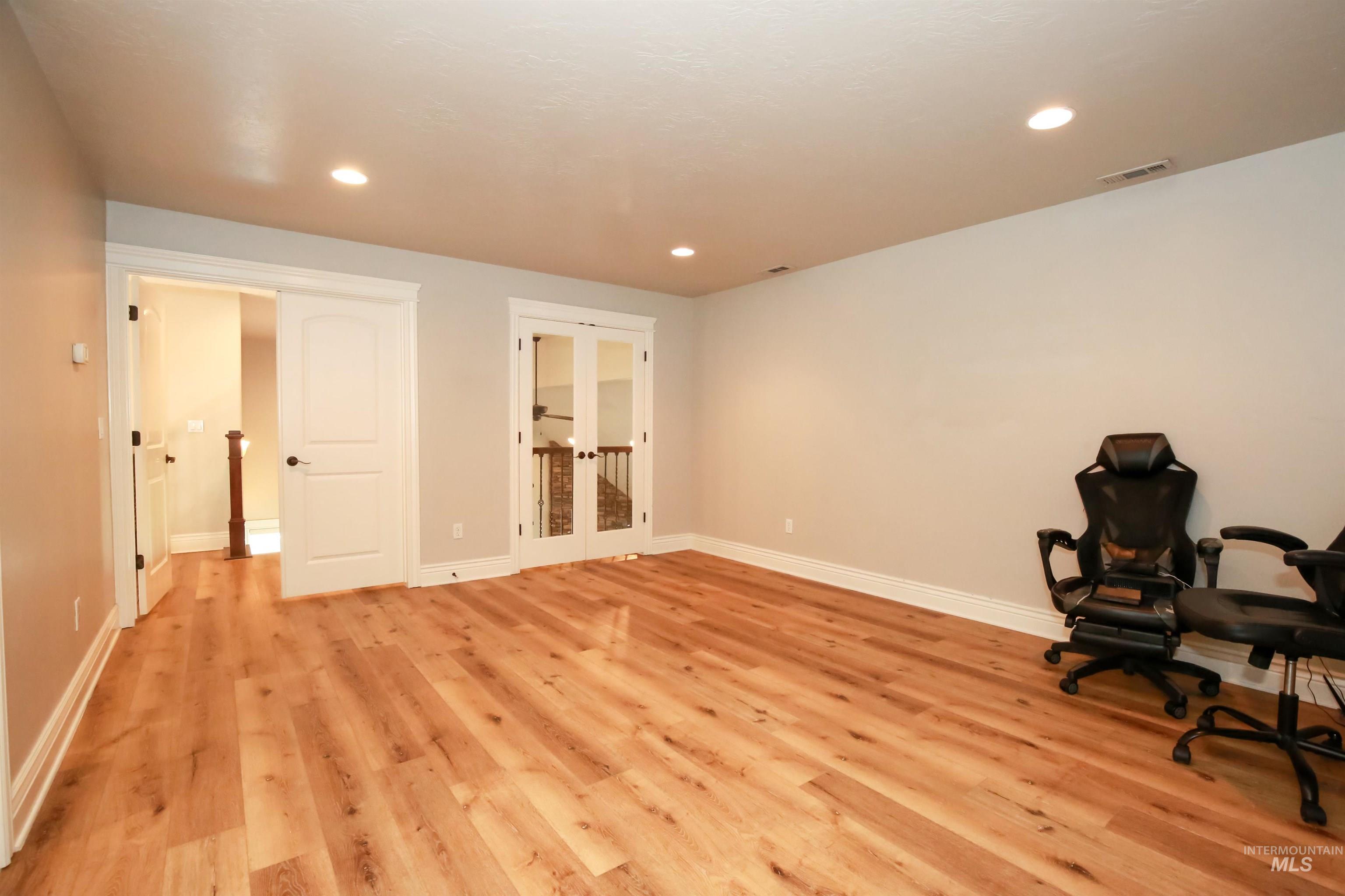 740 Syringa Springs Drive Property Photo 28
