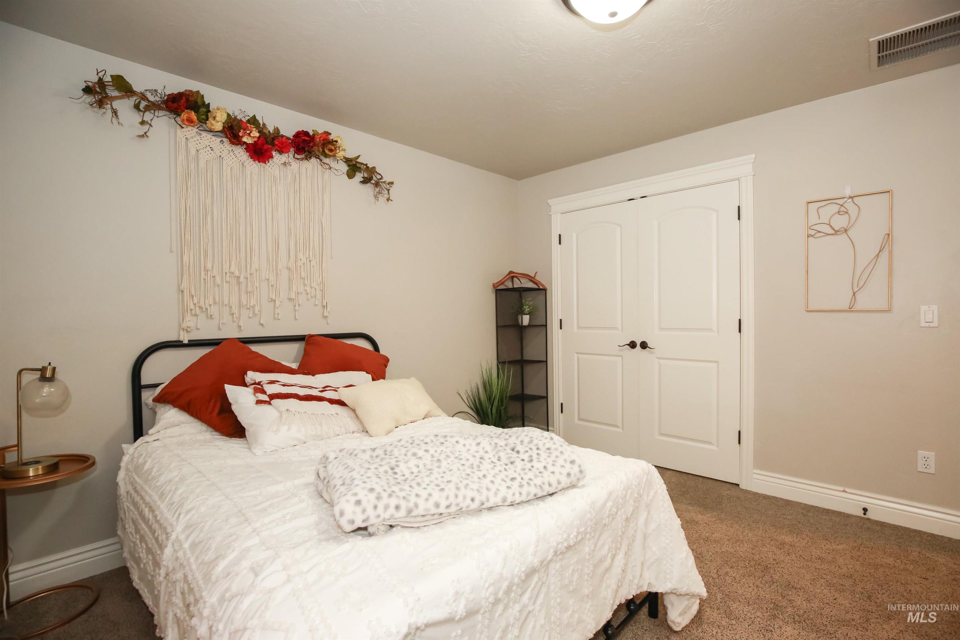 740 Syringa Springs Drive Property Photo 32