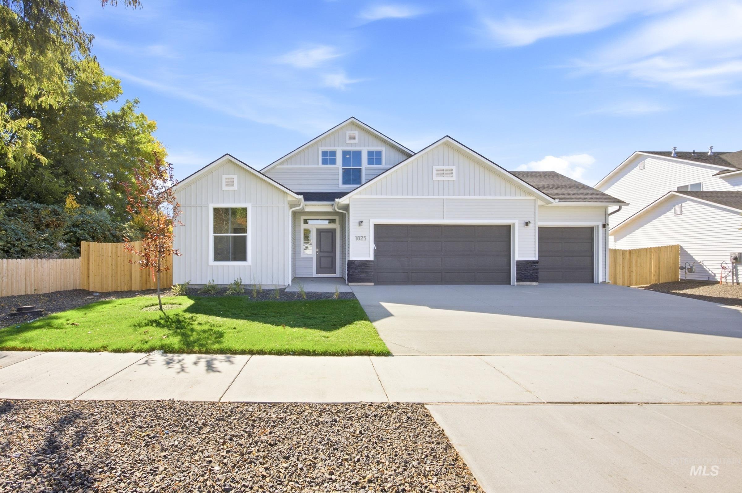 1825 Gyrfalcon St Property Photo 1
