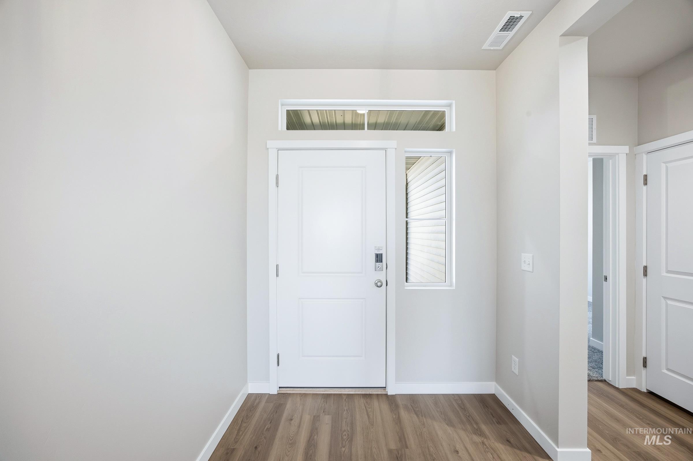 1825 Gyrfalcon St Property Photo 2