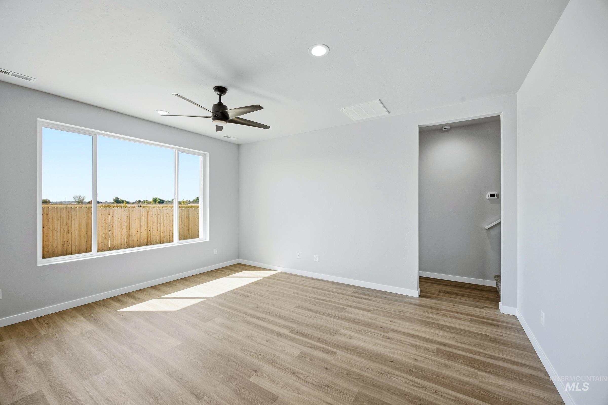 1825 Gyrfalcon St Property Photo 8