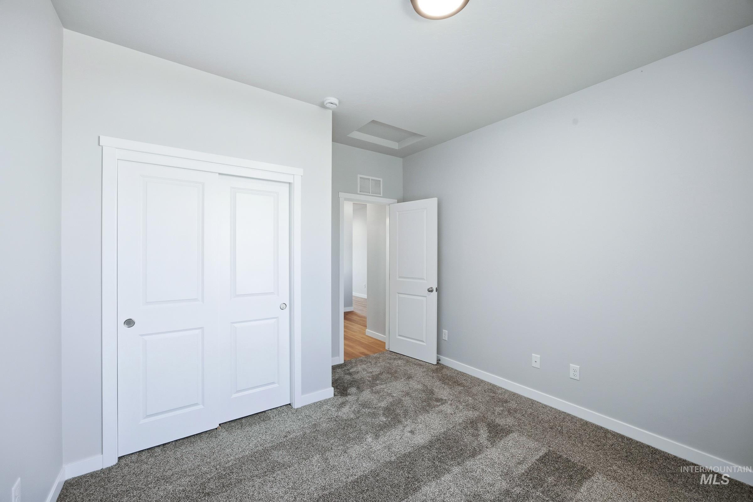 1825 Gyrfalcon St Property Photo 12
