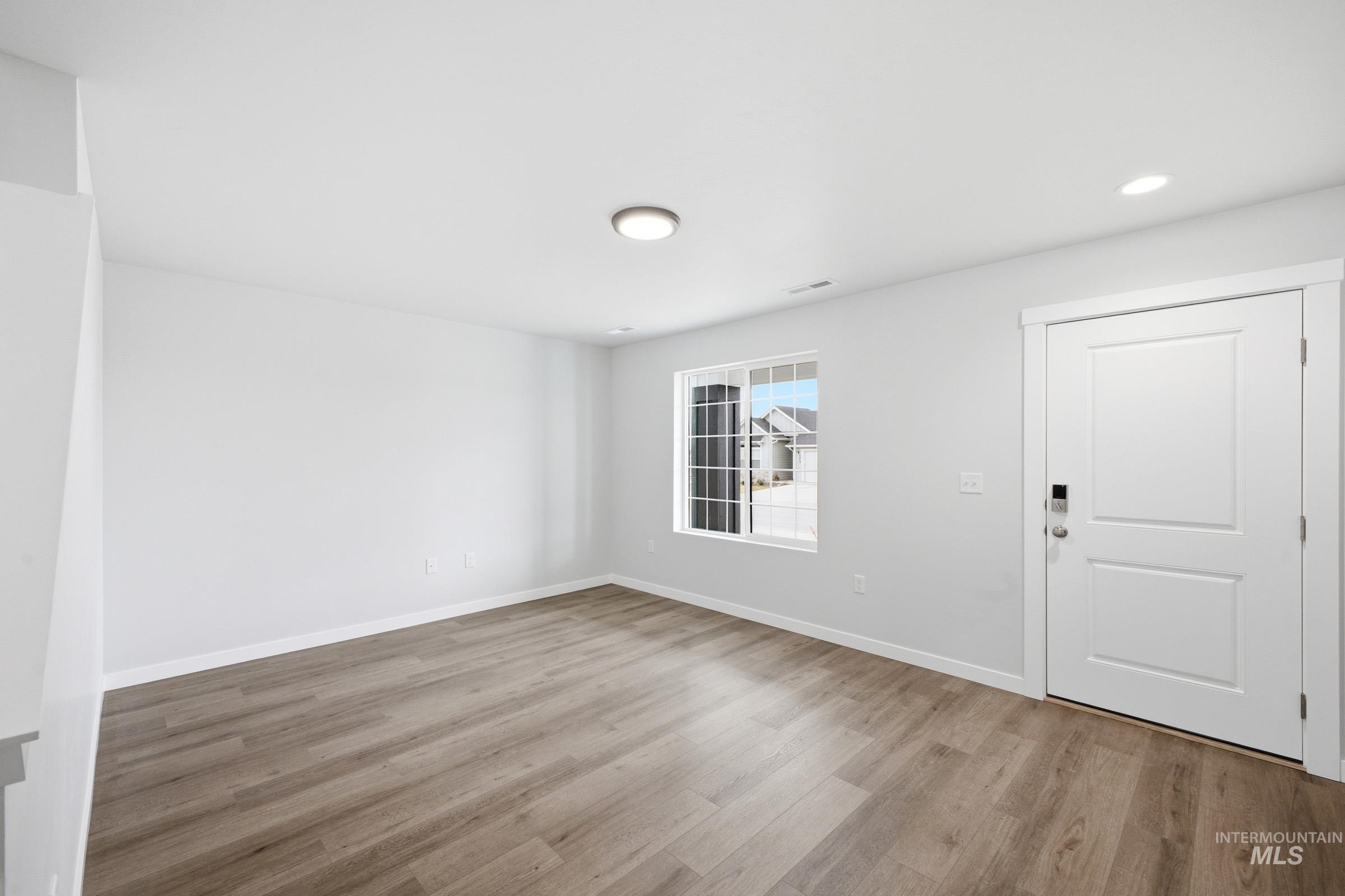 18420 N Calla Lily Ave Property Photo 2