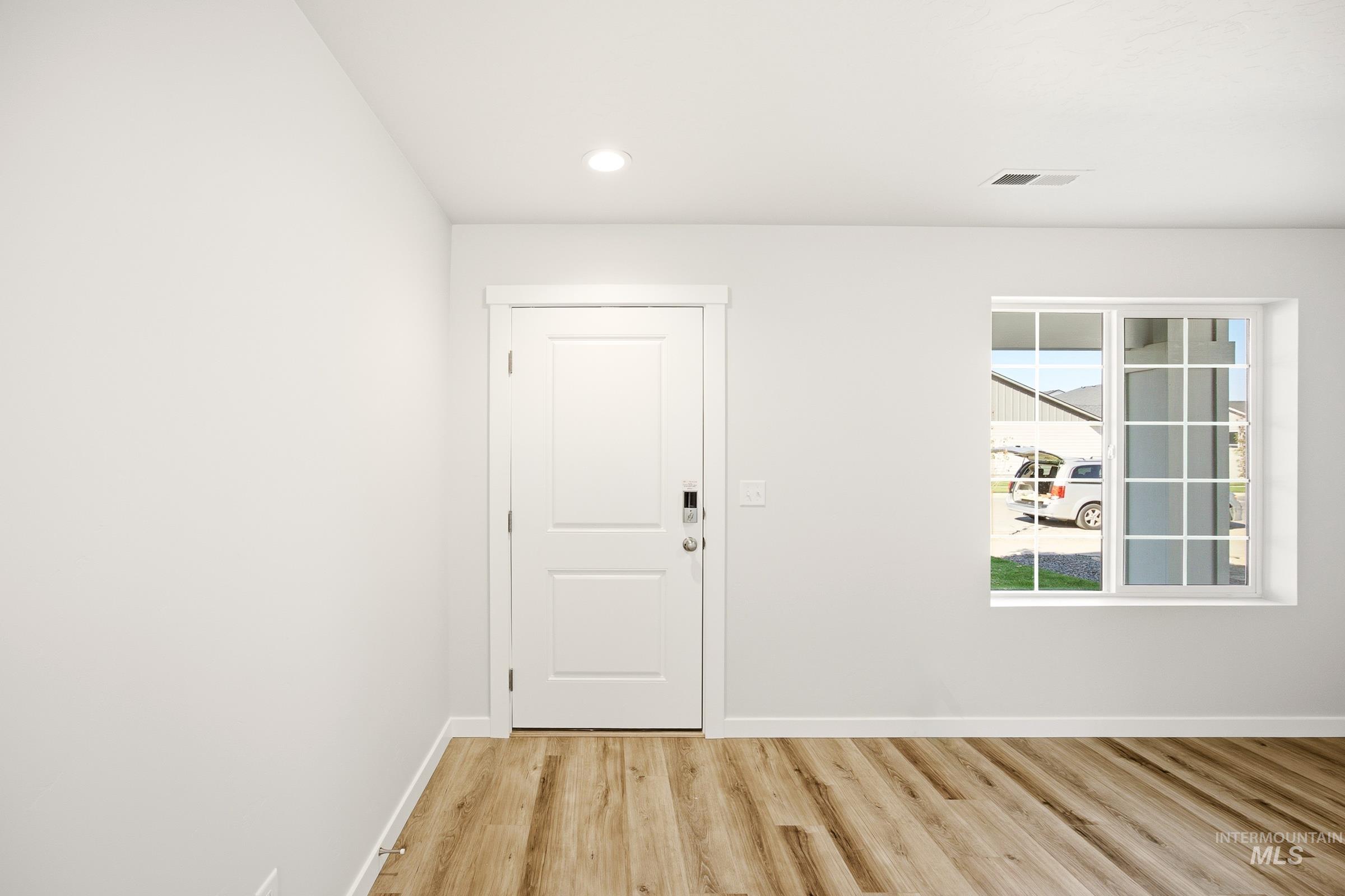 18420 N Calla Lily Ave Property Photo 2