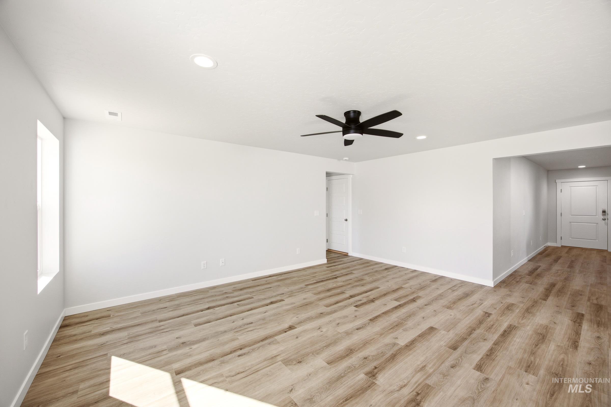 18420 N Calla Lily Ave Property Photo 8