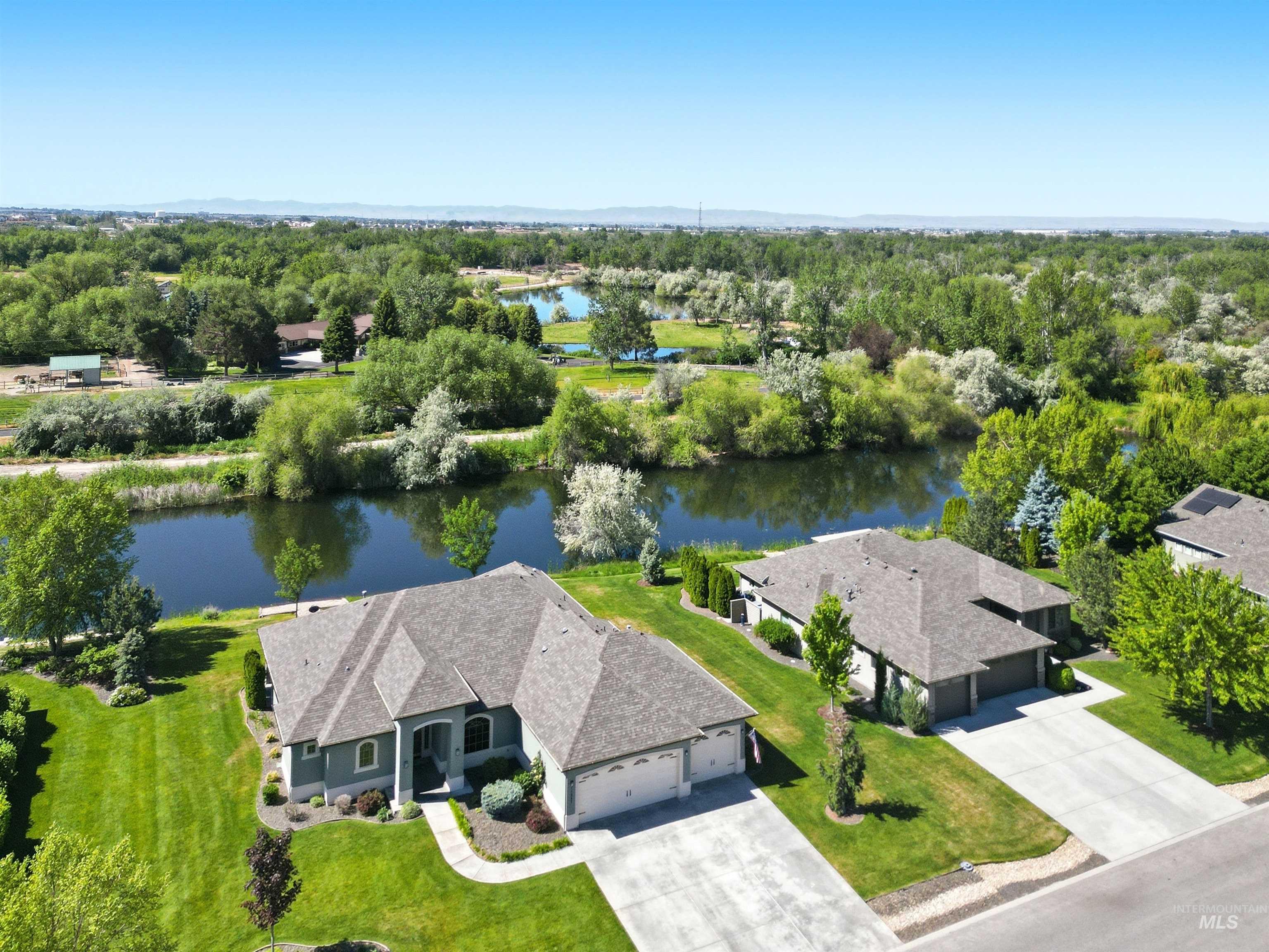 98999802 Property Photo 44