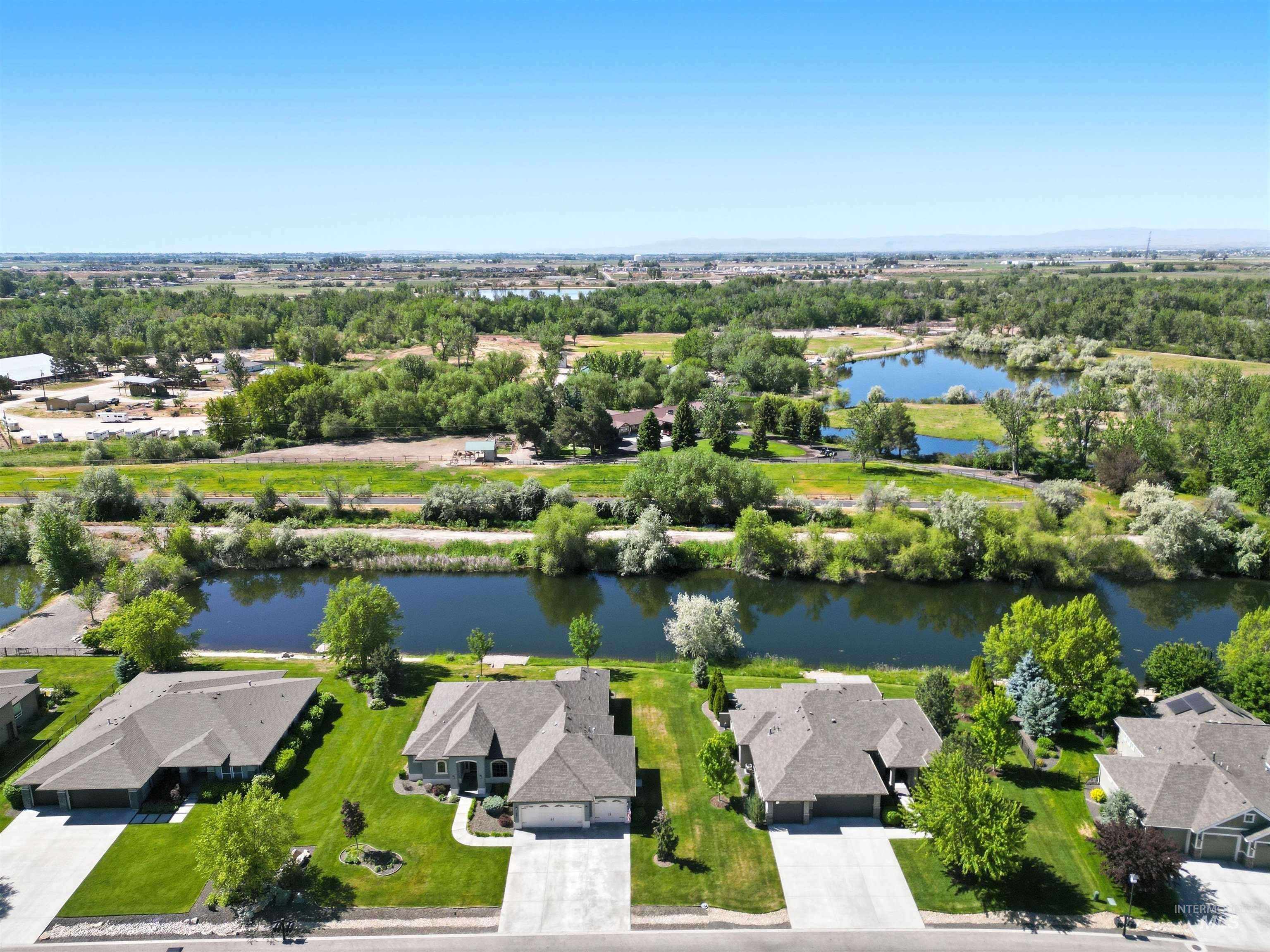 98999802 Property Photo 45