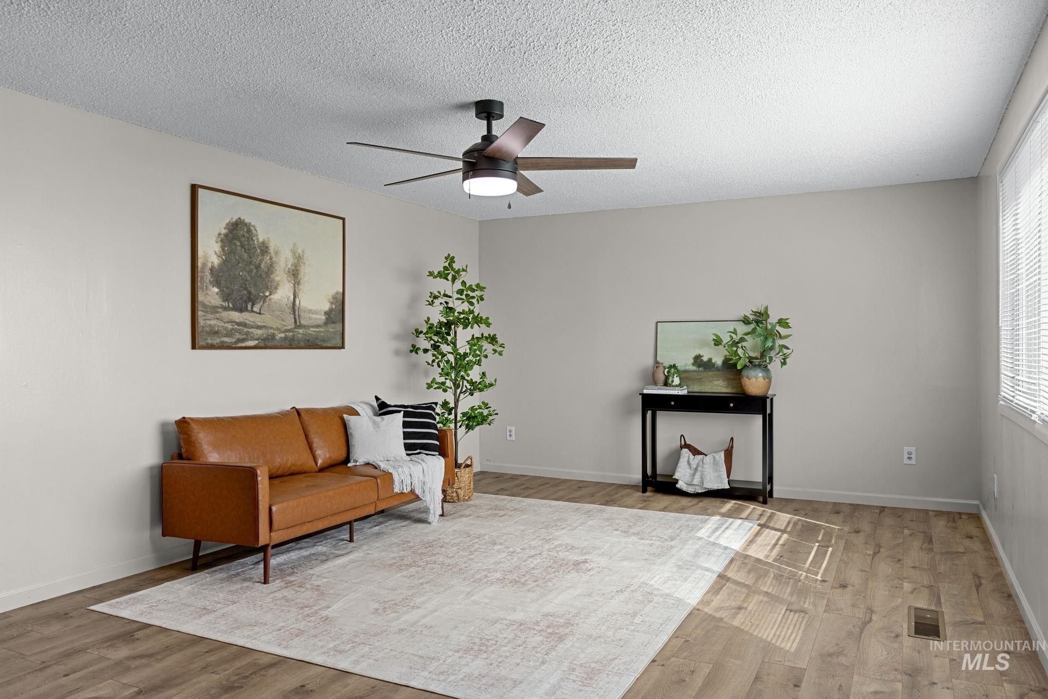 211 Randolph Property Photo 6