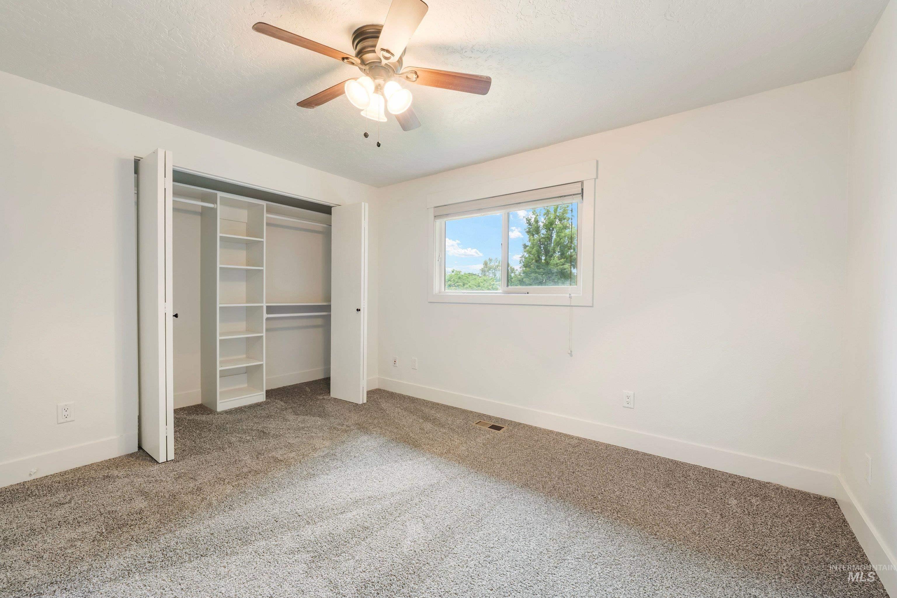277 N Eagle Glen Ln Property Photo 13