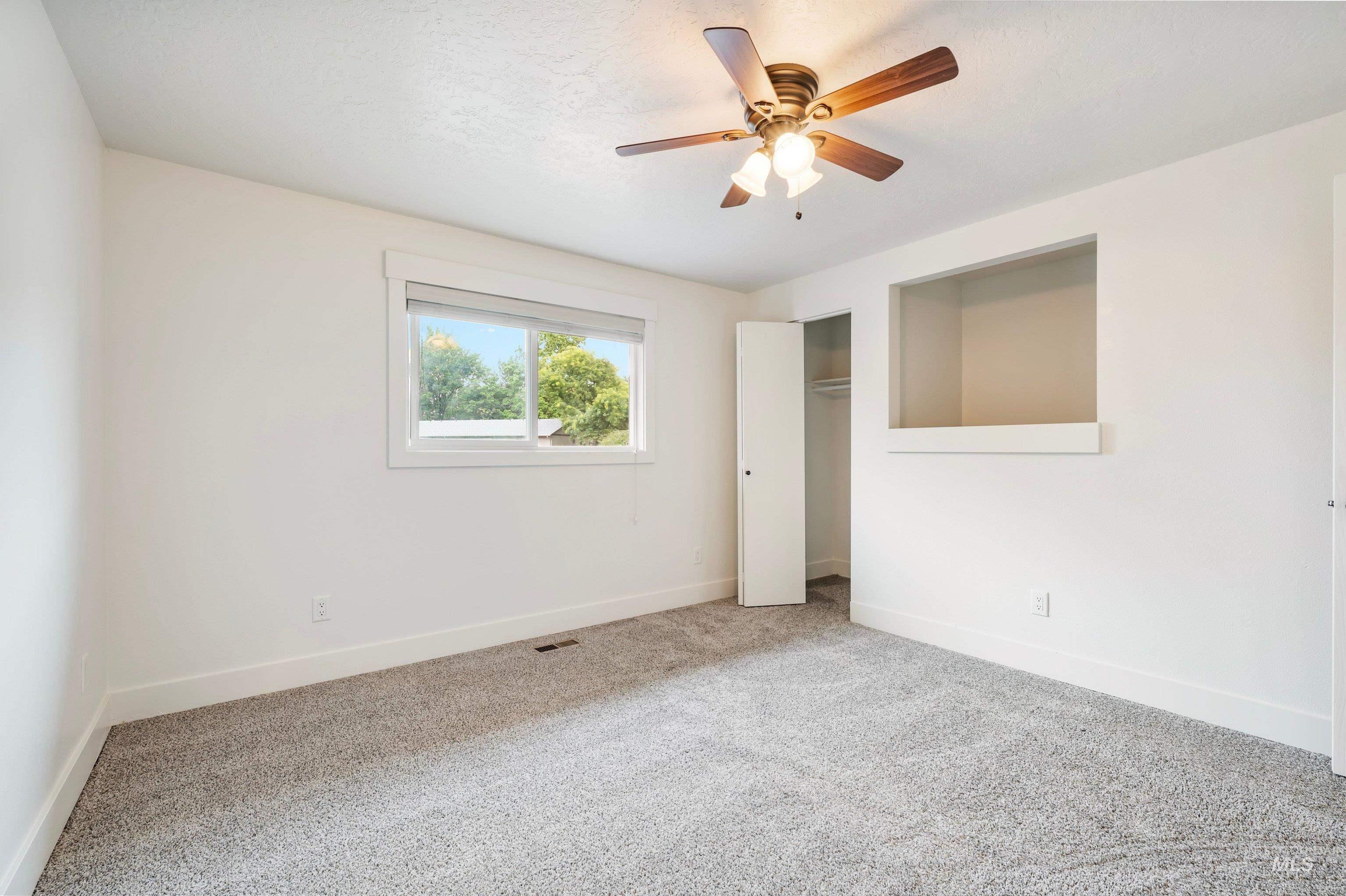 277 N Eagle Glen Ln Property Photo 15