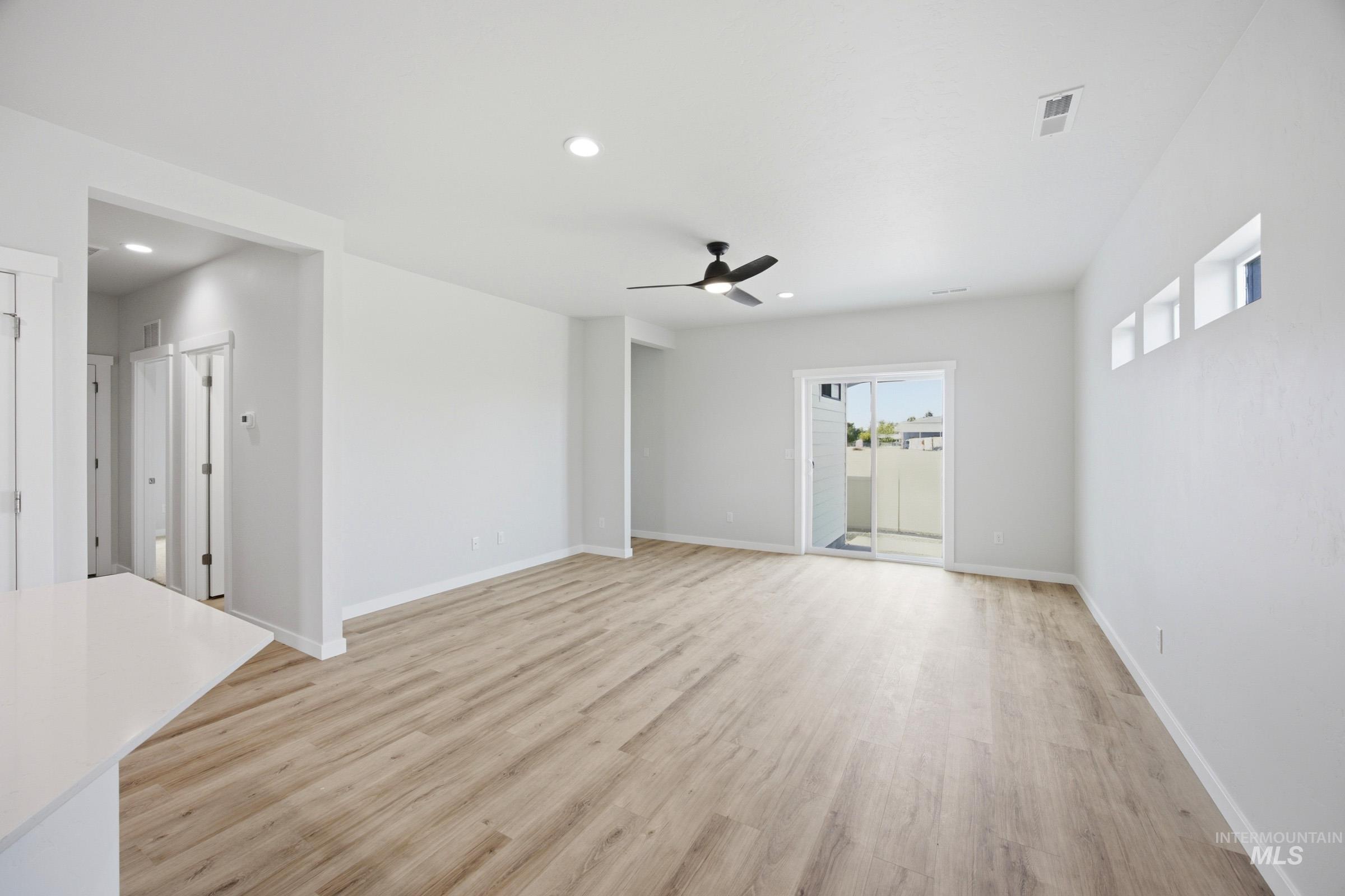 9080 W Violet St Property Photo 7