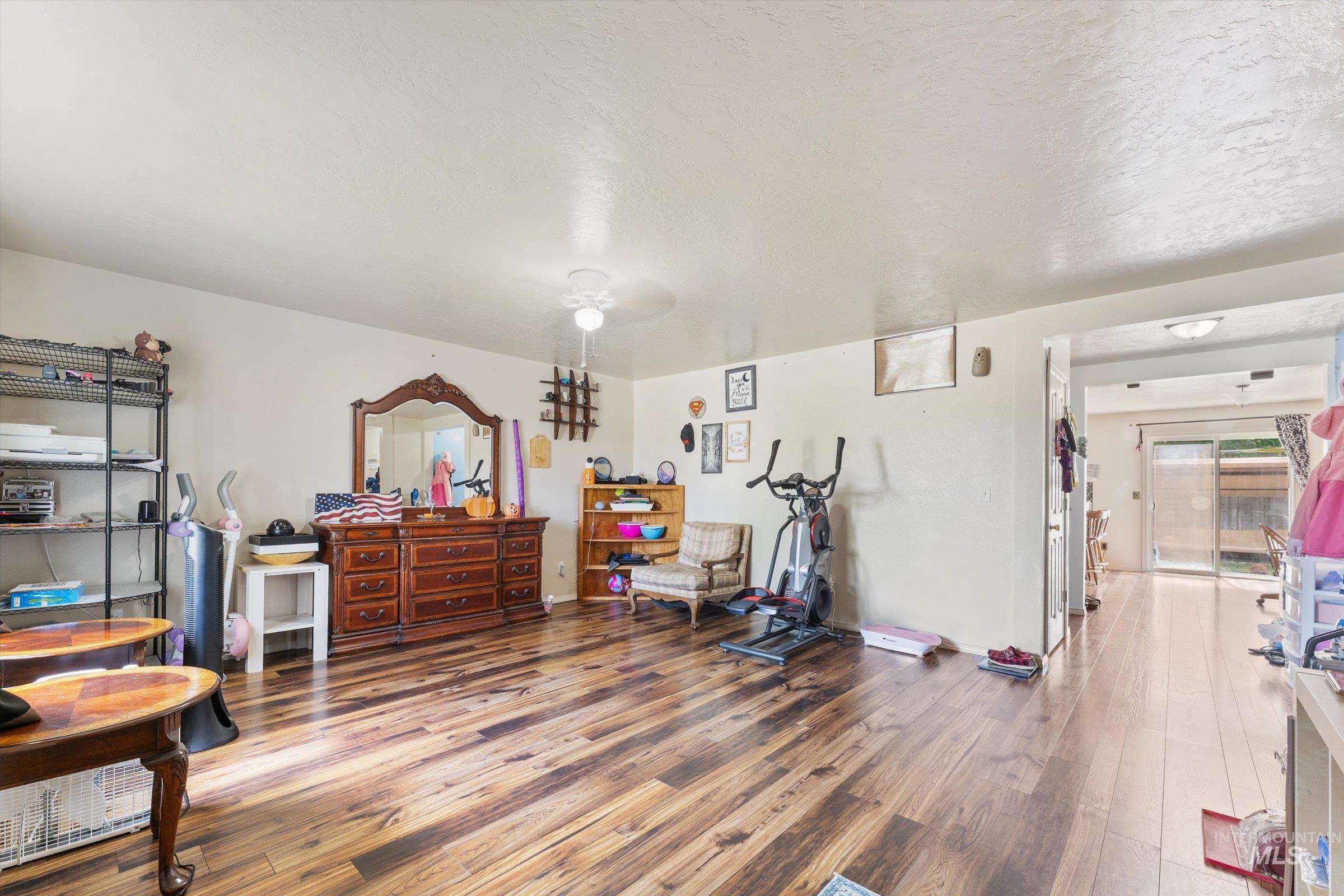 1577 Gold Street Property Photo 5