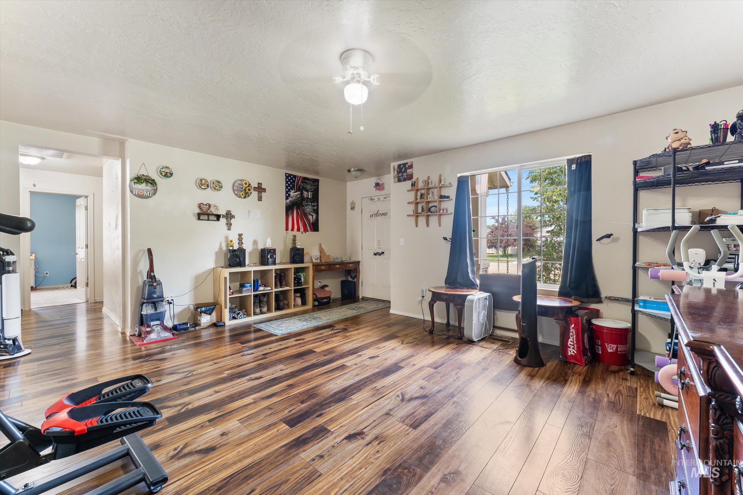 1577 Gold Street Property Photo 6