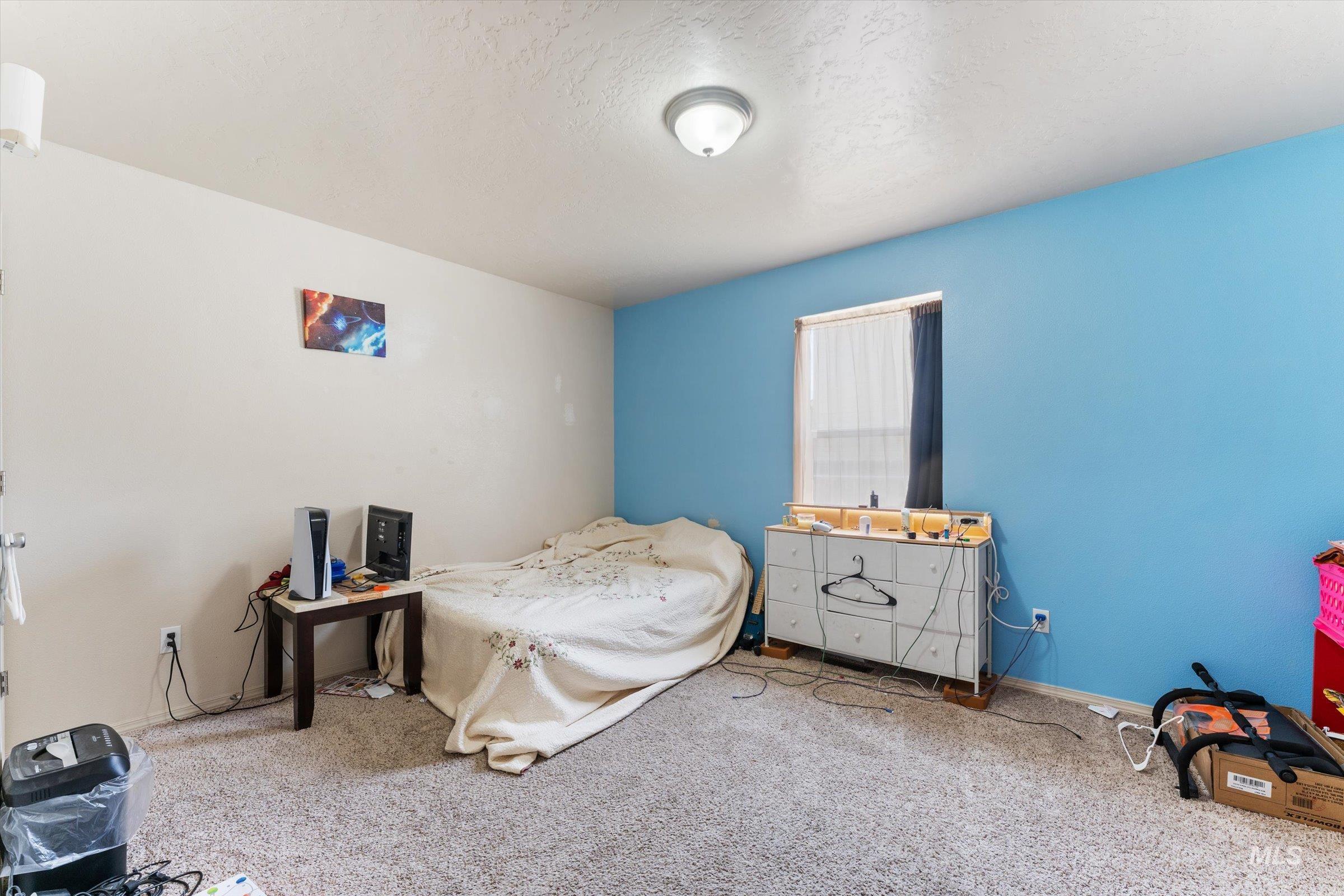 1577 Gold Street Property Photo 8