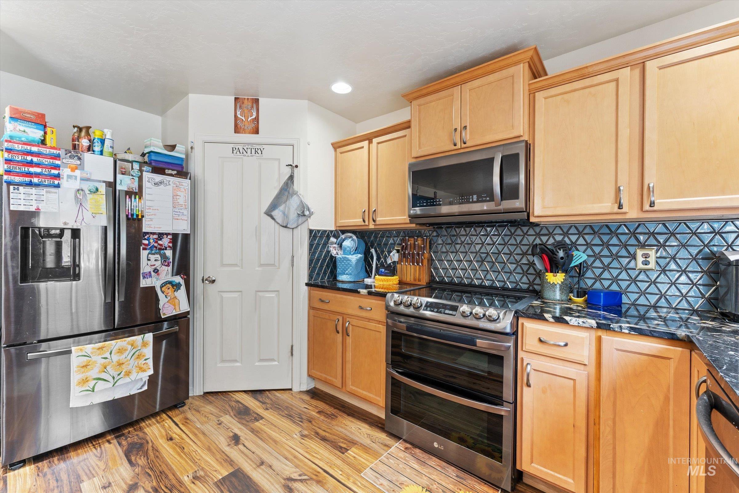 1577 Gold Street Property Photo 17