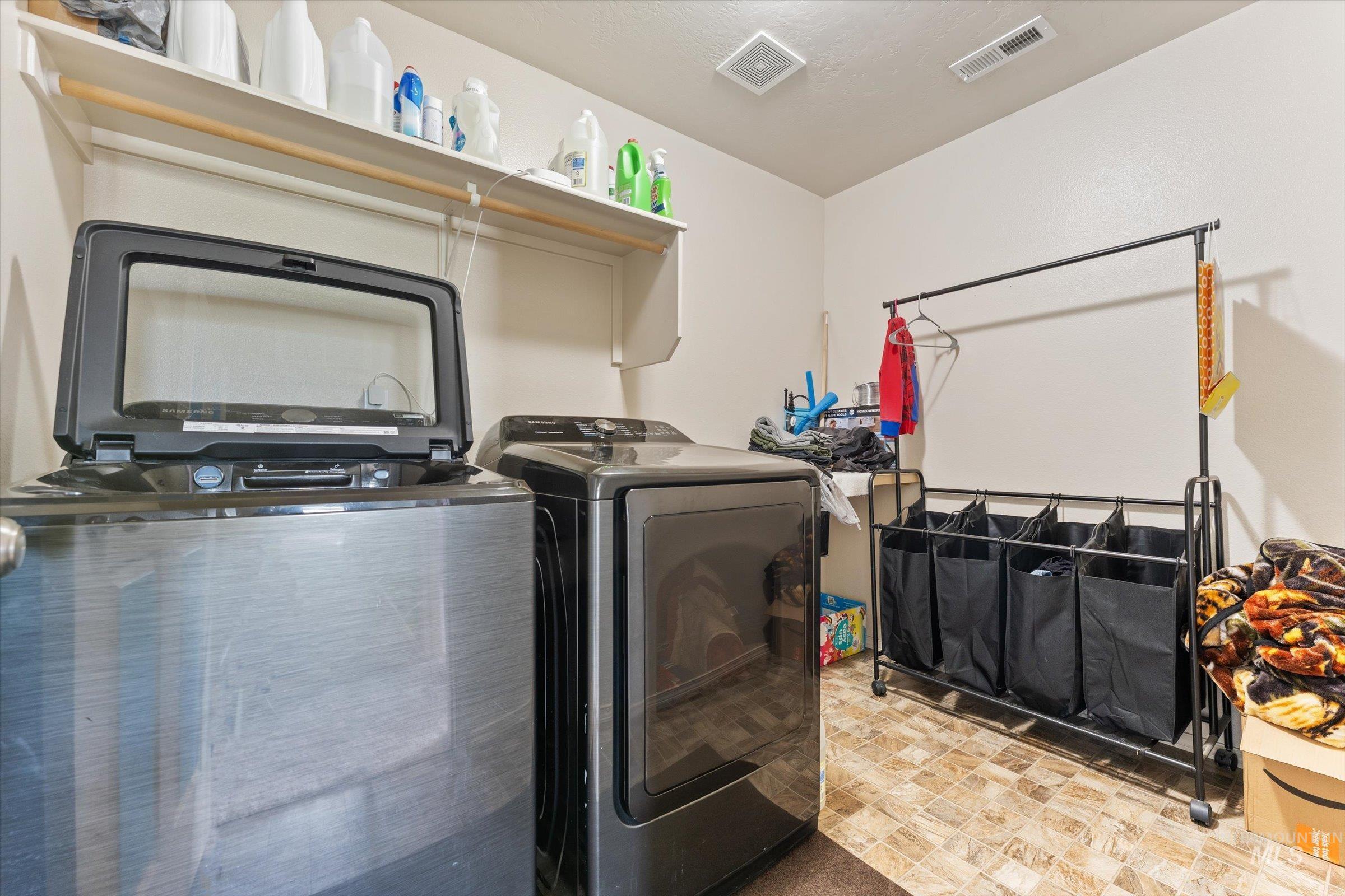 1577 Gold Street Property Photo 29