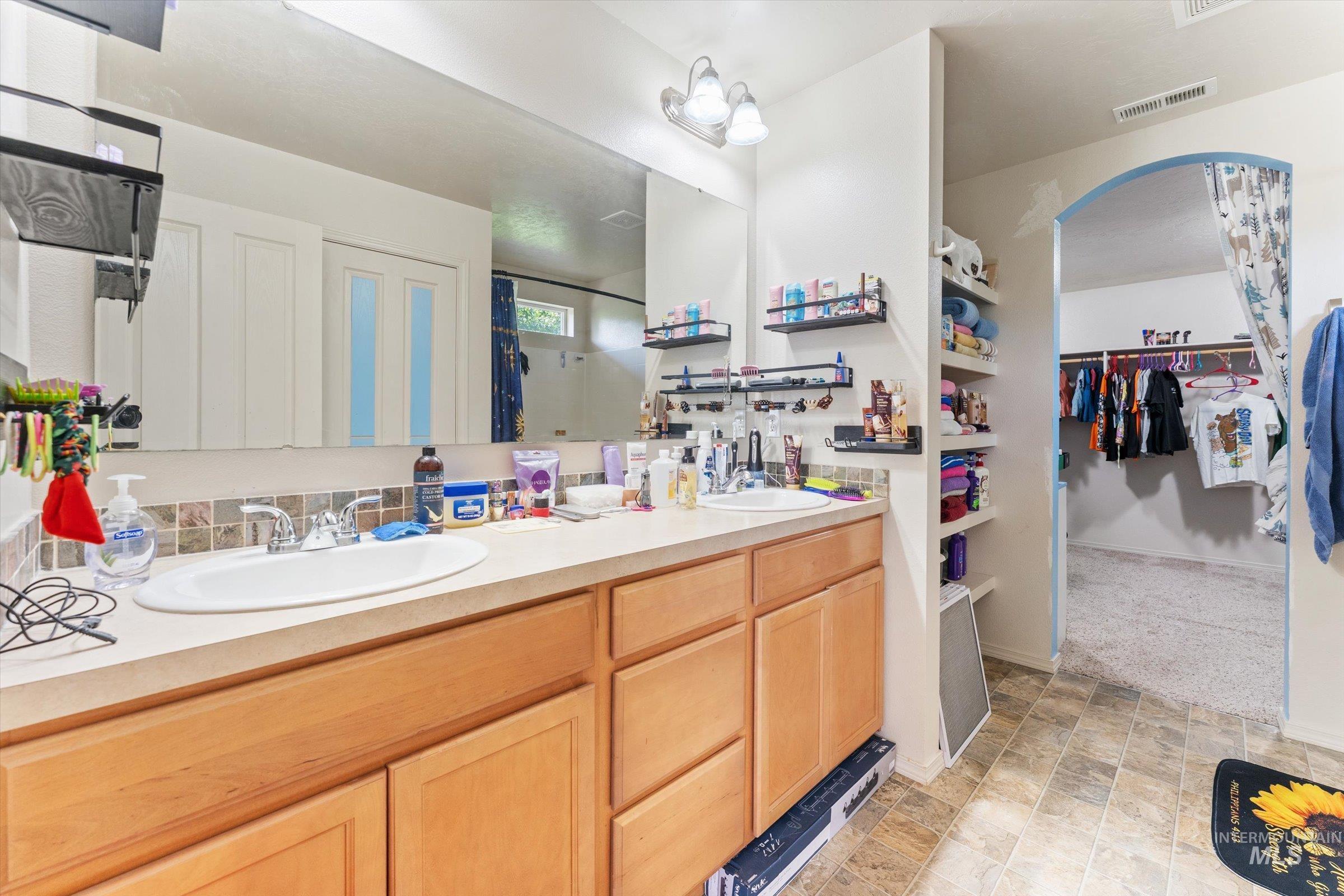 1577 Gold Street Property Photo 32