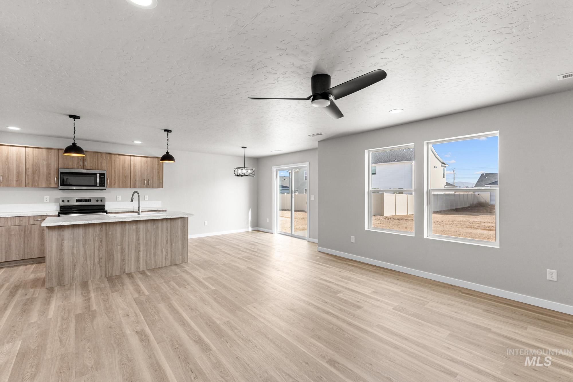 3143 W Animas Creek Dr Property Photo 8