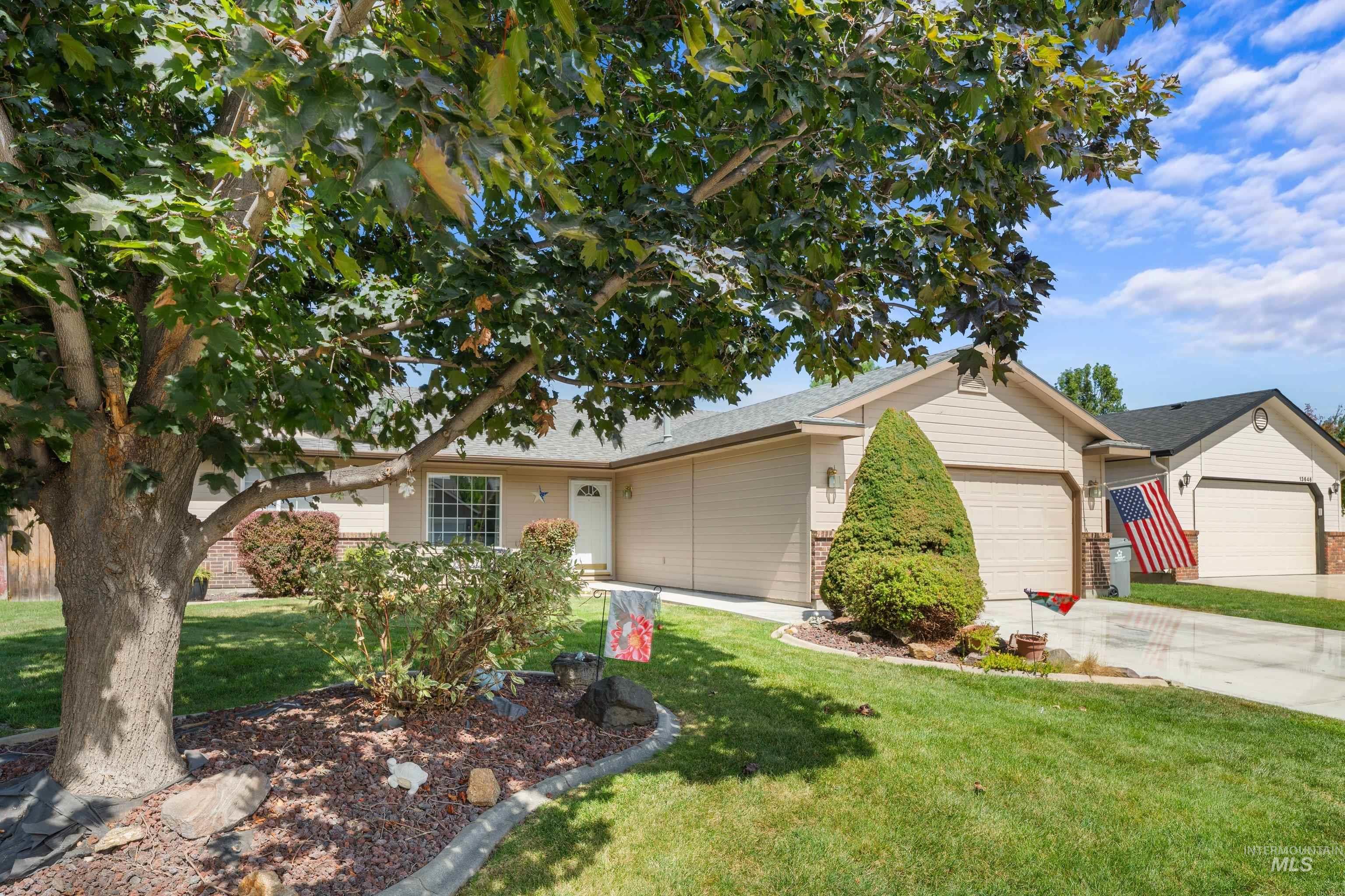13664 W Meadowdale Dr Property Photo 3