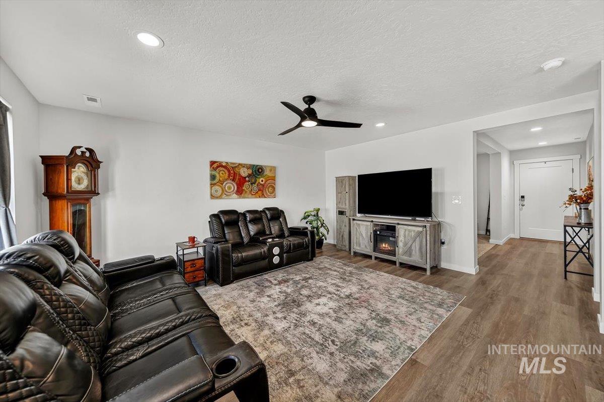 8575 S Foraker Way Property Photo 6