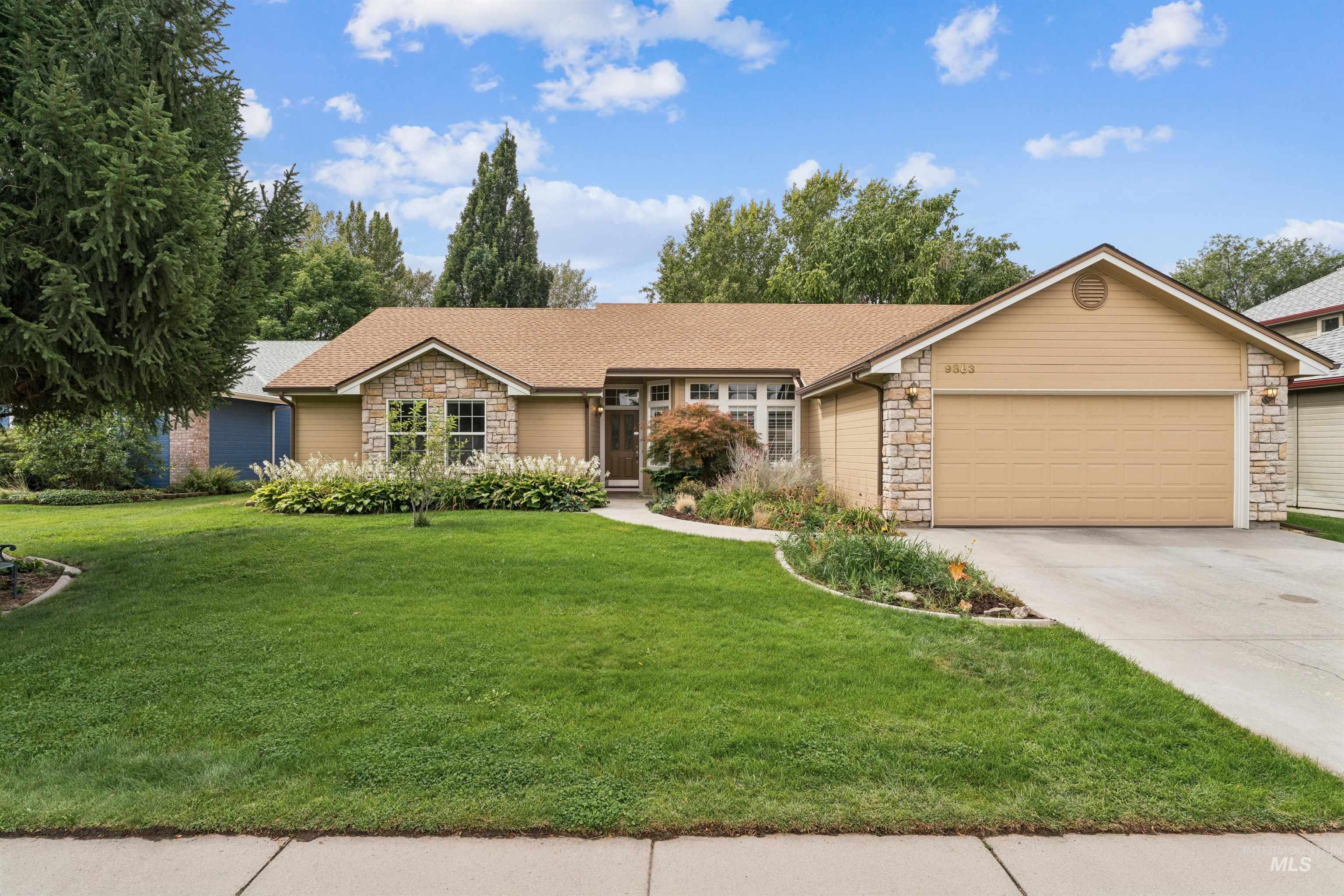 9883 W Countryman Dr Property Photo 2