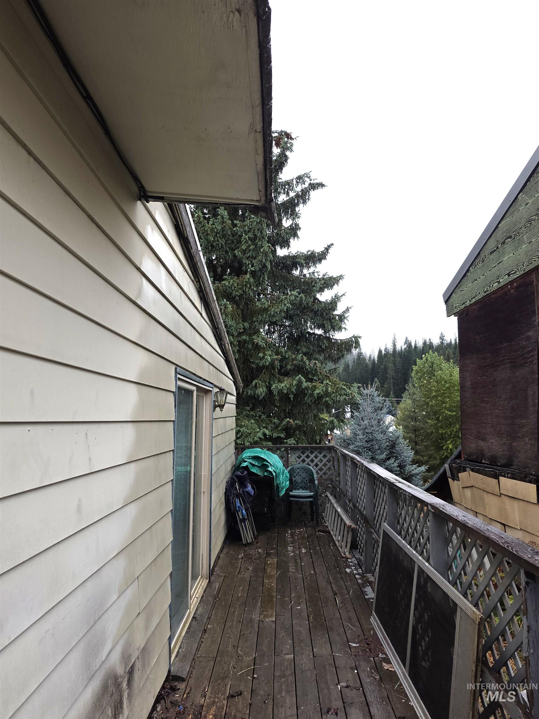 204 Clearwater Property Photo 2