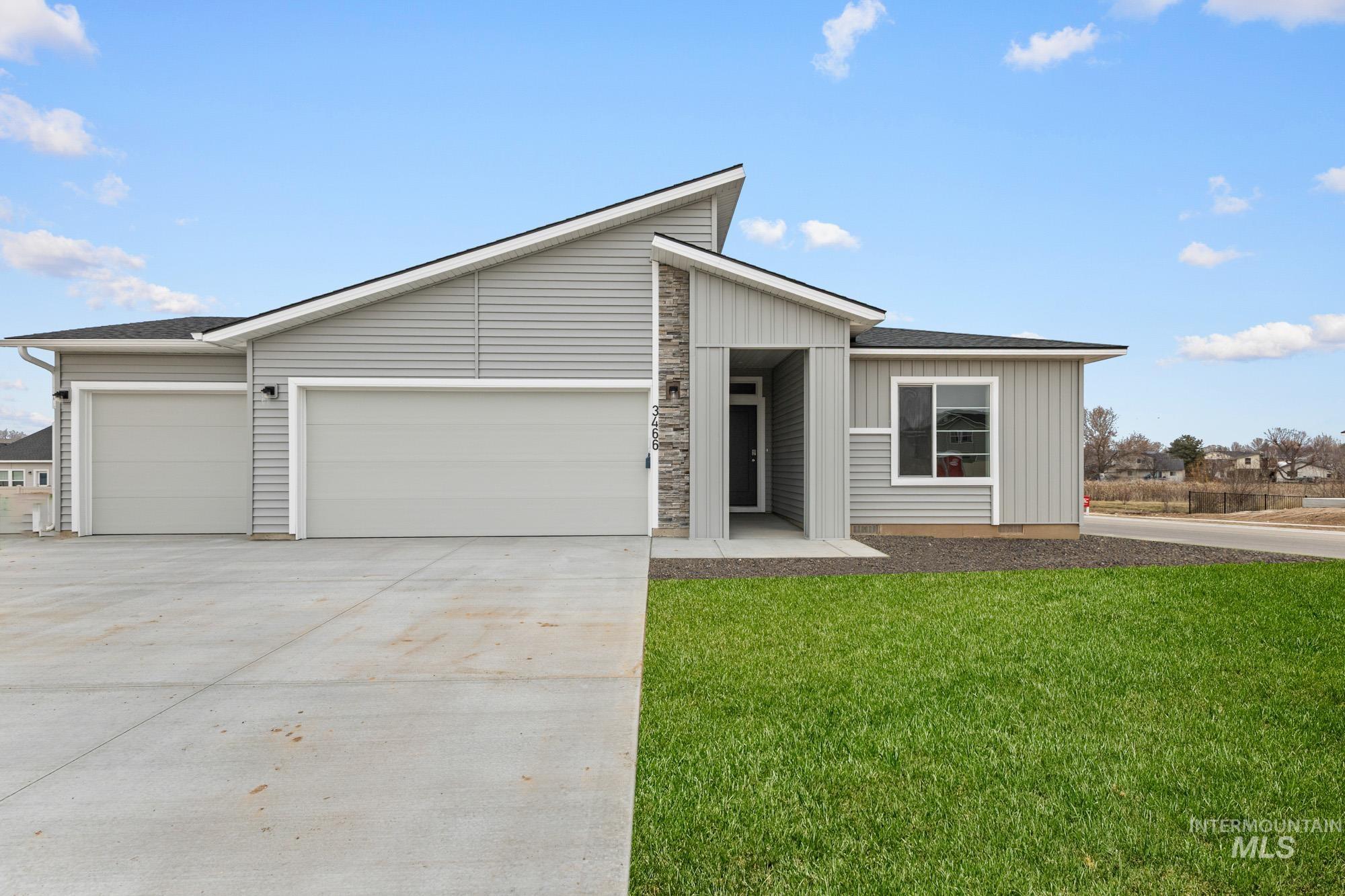 13307 Bank St Property Photo 1