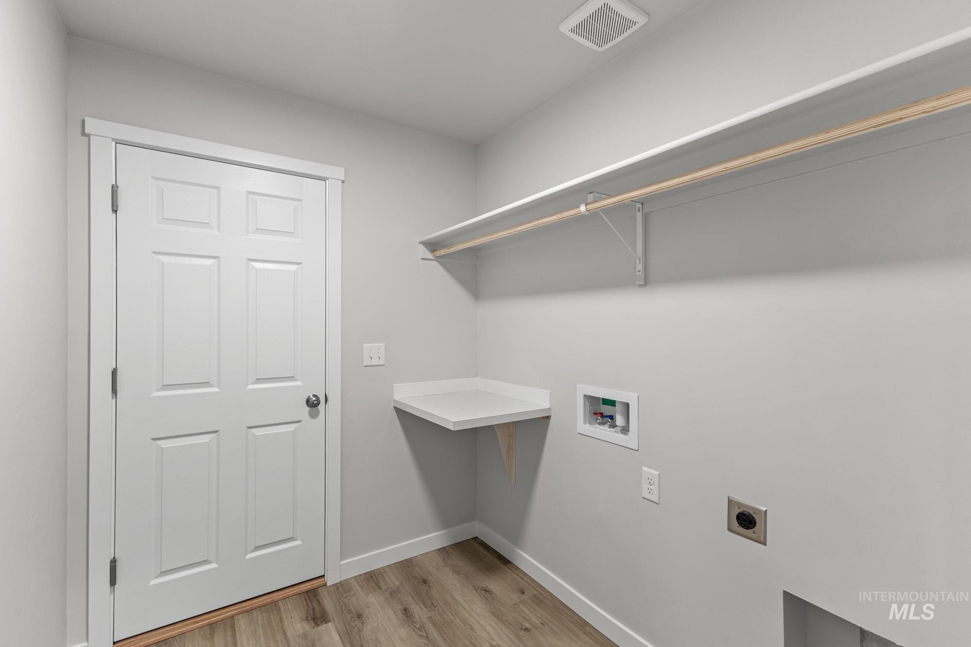 13307 Bank St Property Photo 11