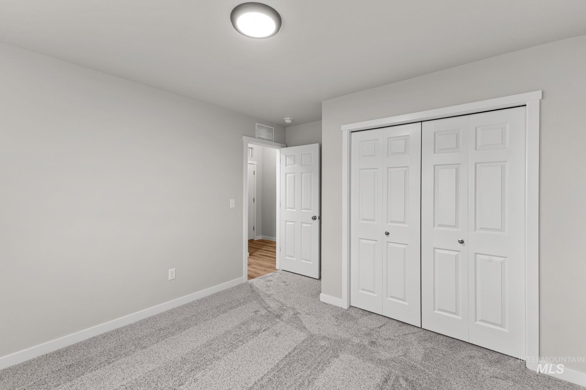 13307 Bank St Property Photo 13