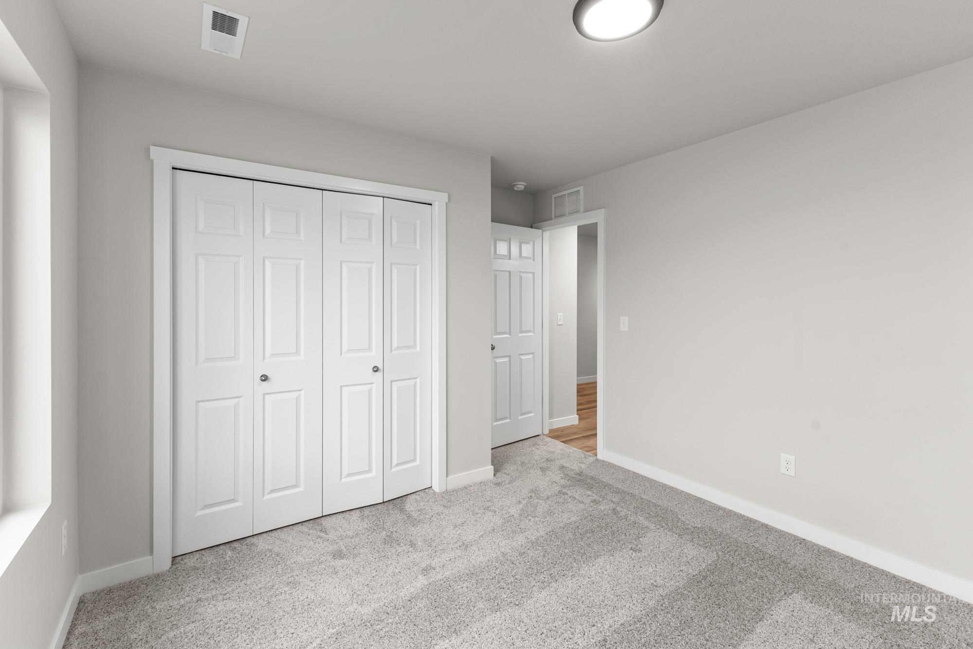 13307 Bank St Property Photo 15
