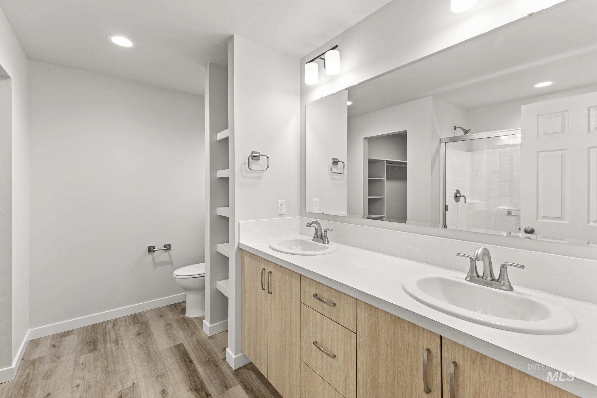 13307 Bank St Property Photo 19