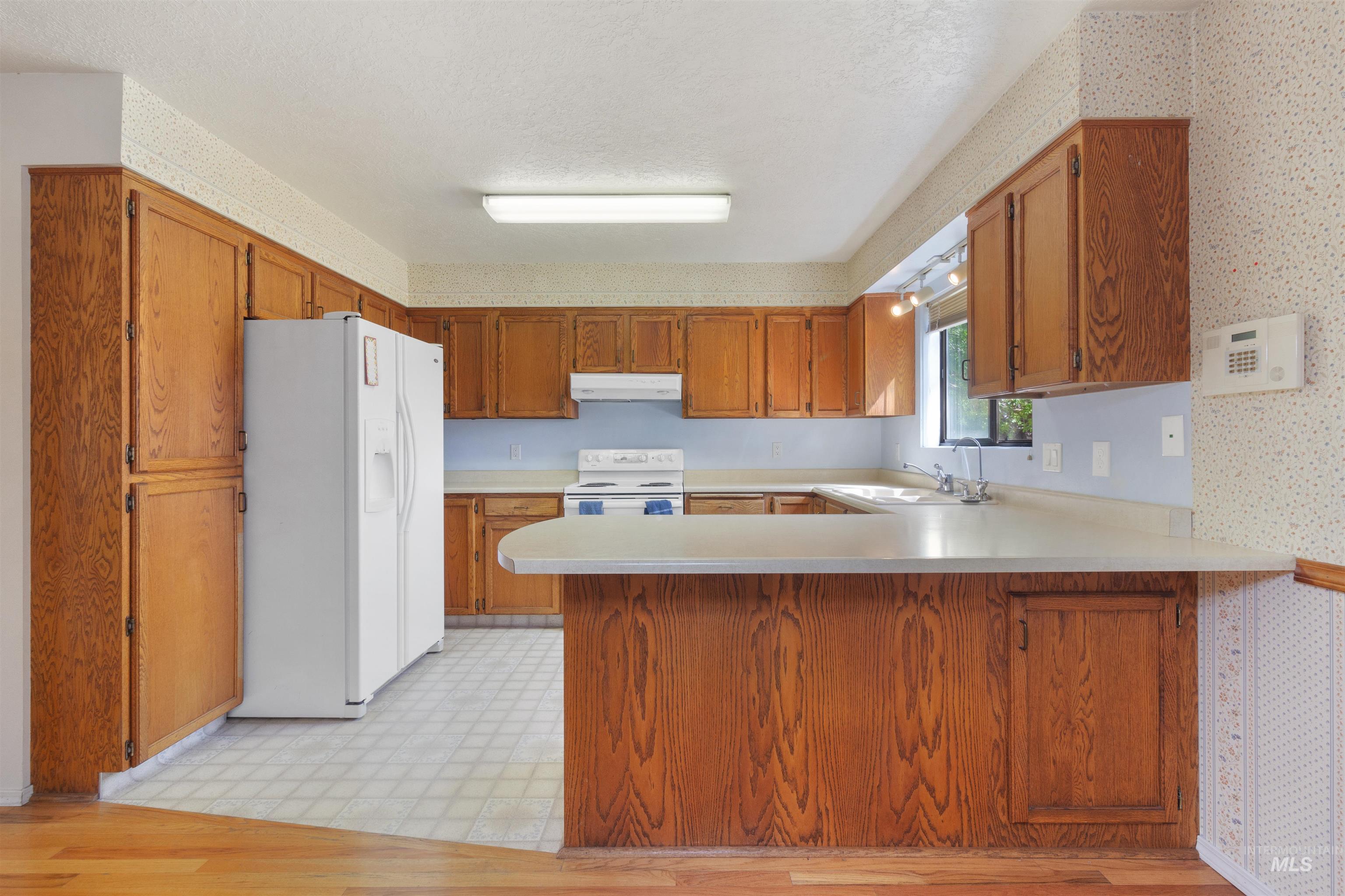 708 Carriage Lane Property Photo 11