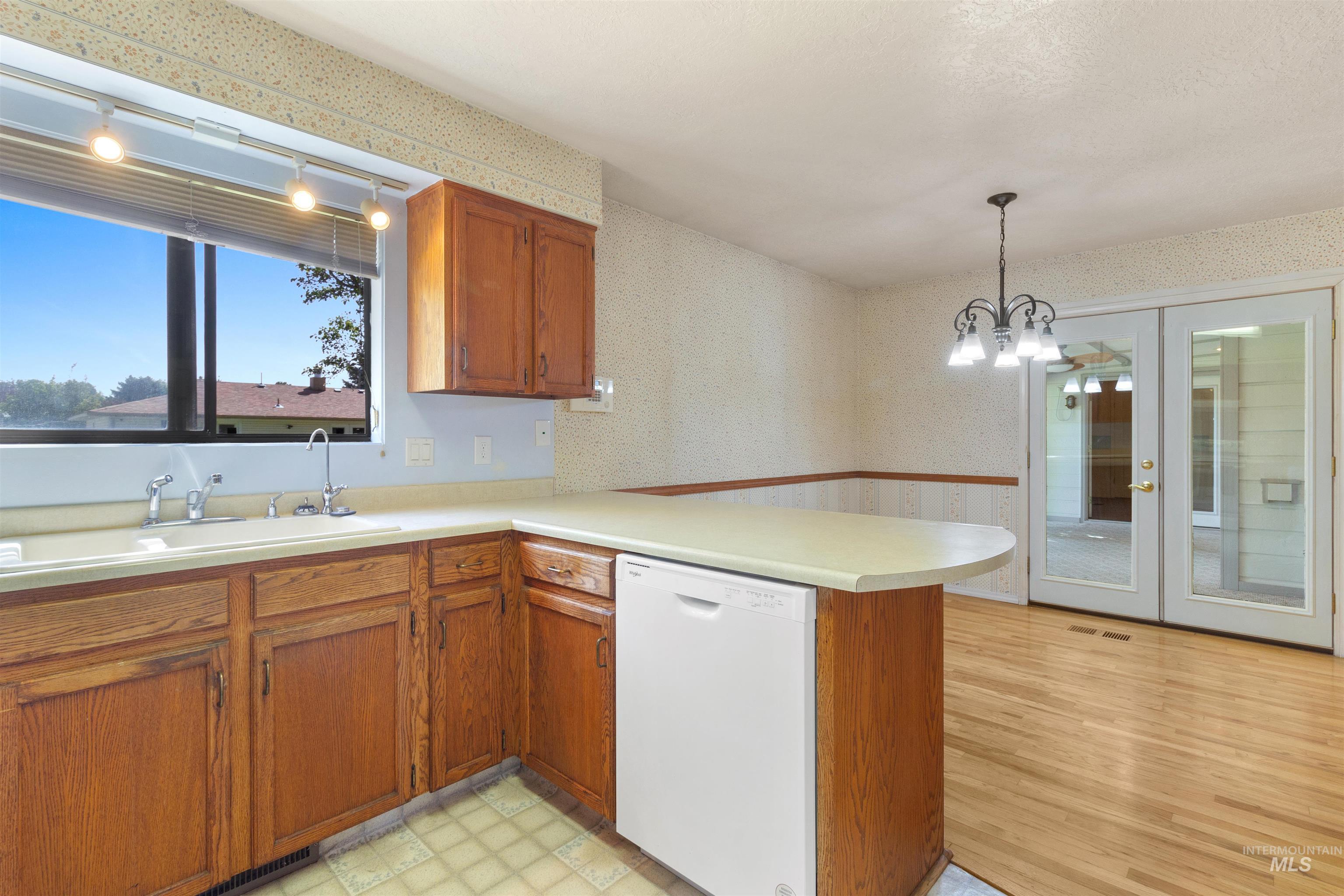 708 Carriage Lane Property Photo 14