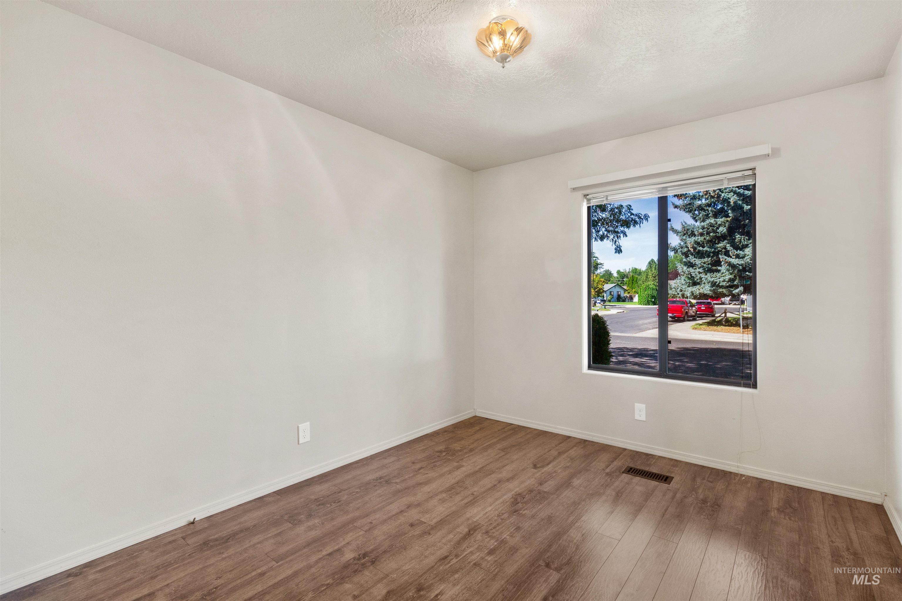708 Carriage Lane Property Photo 20