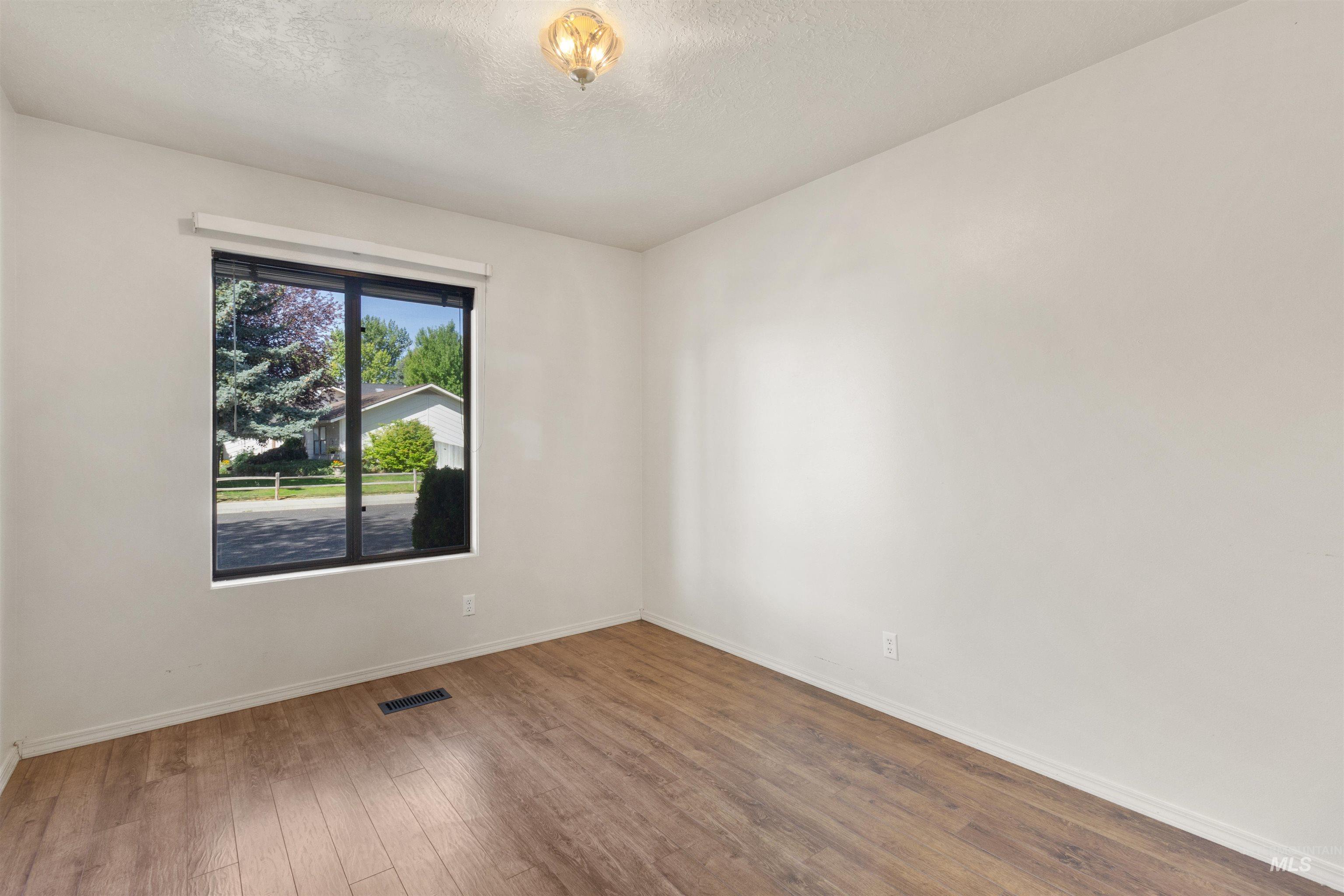 708 Carriage Lane Property Photo 23
