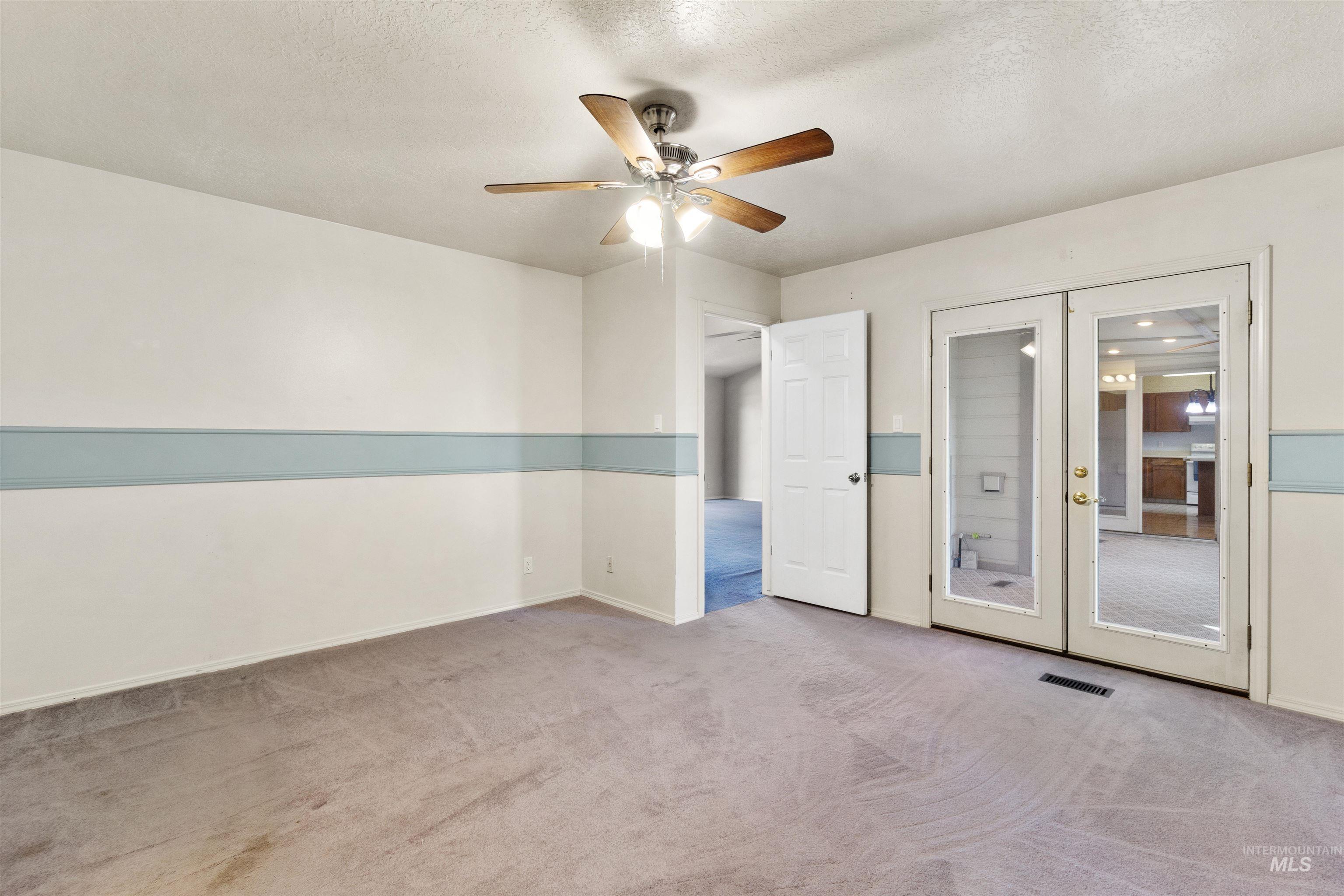 708 Carriage Lane Property Photo 27