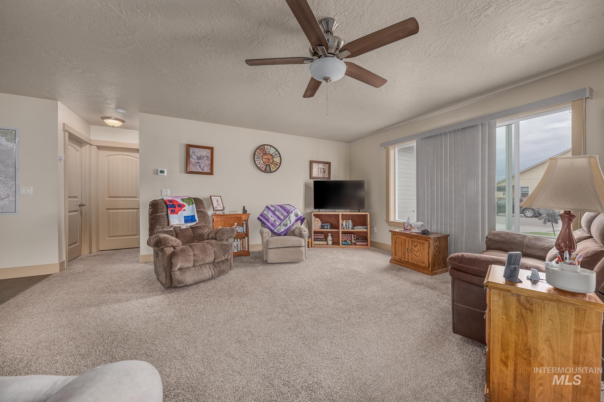 1037 W Butterfield Property Photo 3