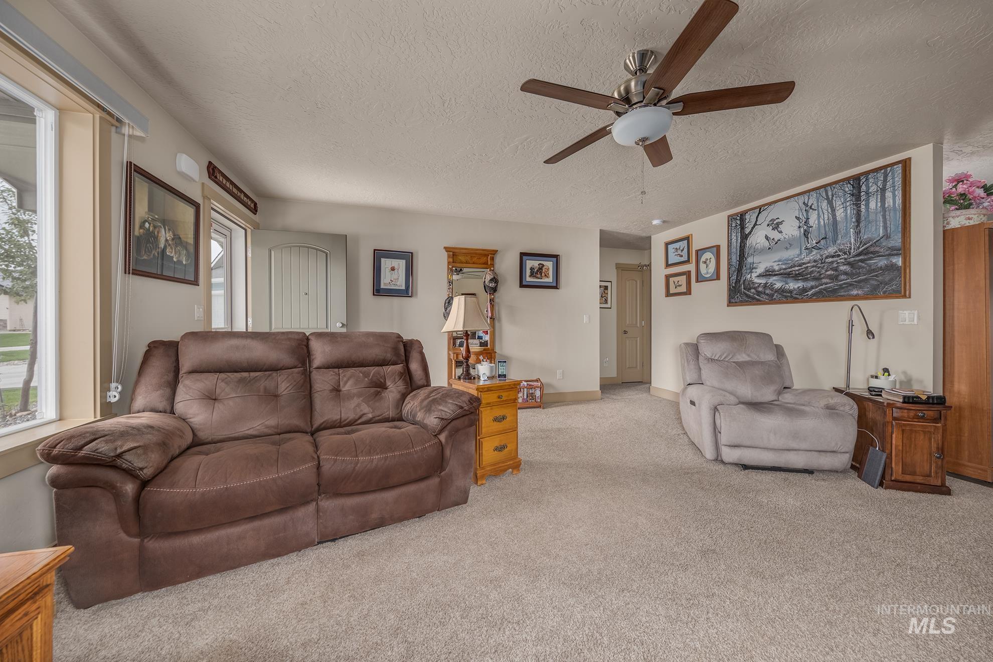 1037 W Butterfield Property Photo 8