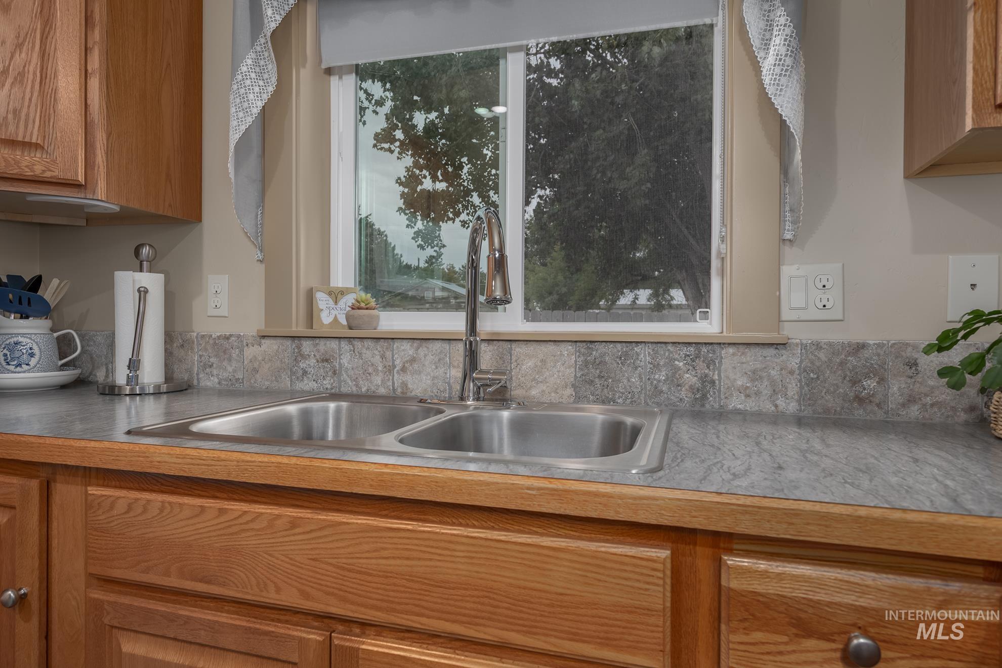 1037 W Butterfield Property Photo 12