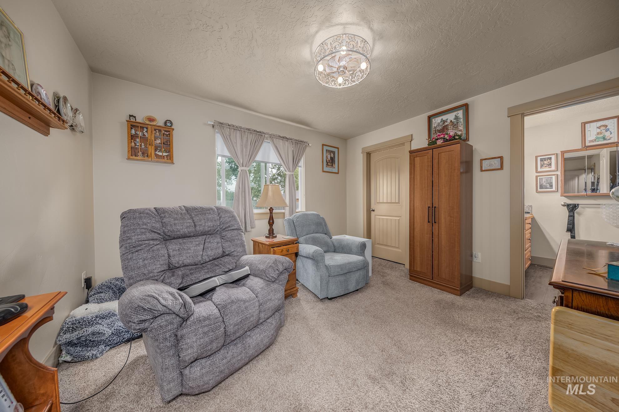 1037 W Butterfield Property Photo 15