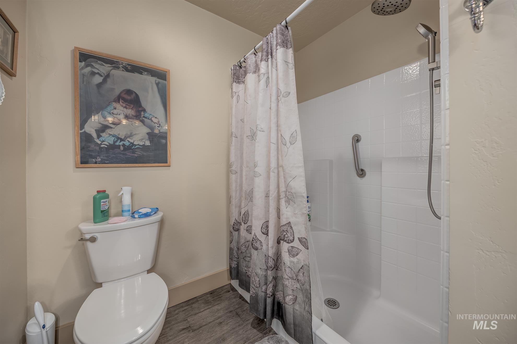 1037 W Butterfield Property Photo 18