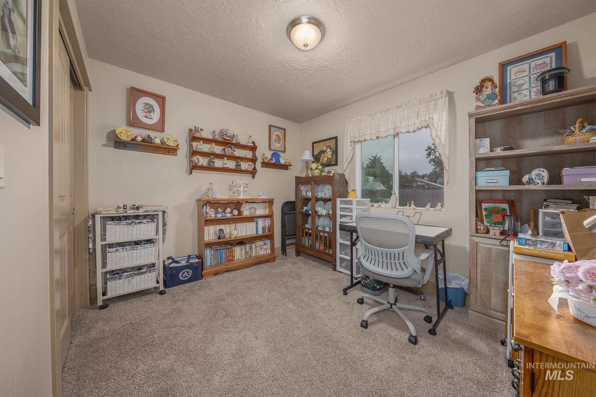 1037 W Butterfield Property Photo 20