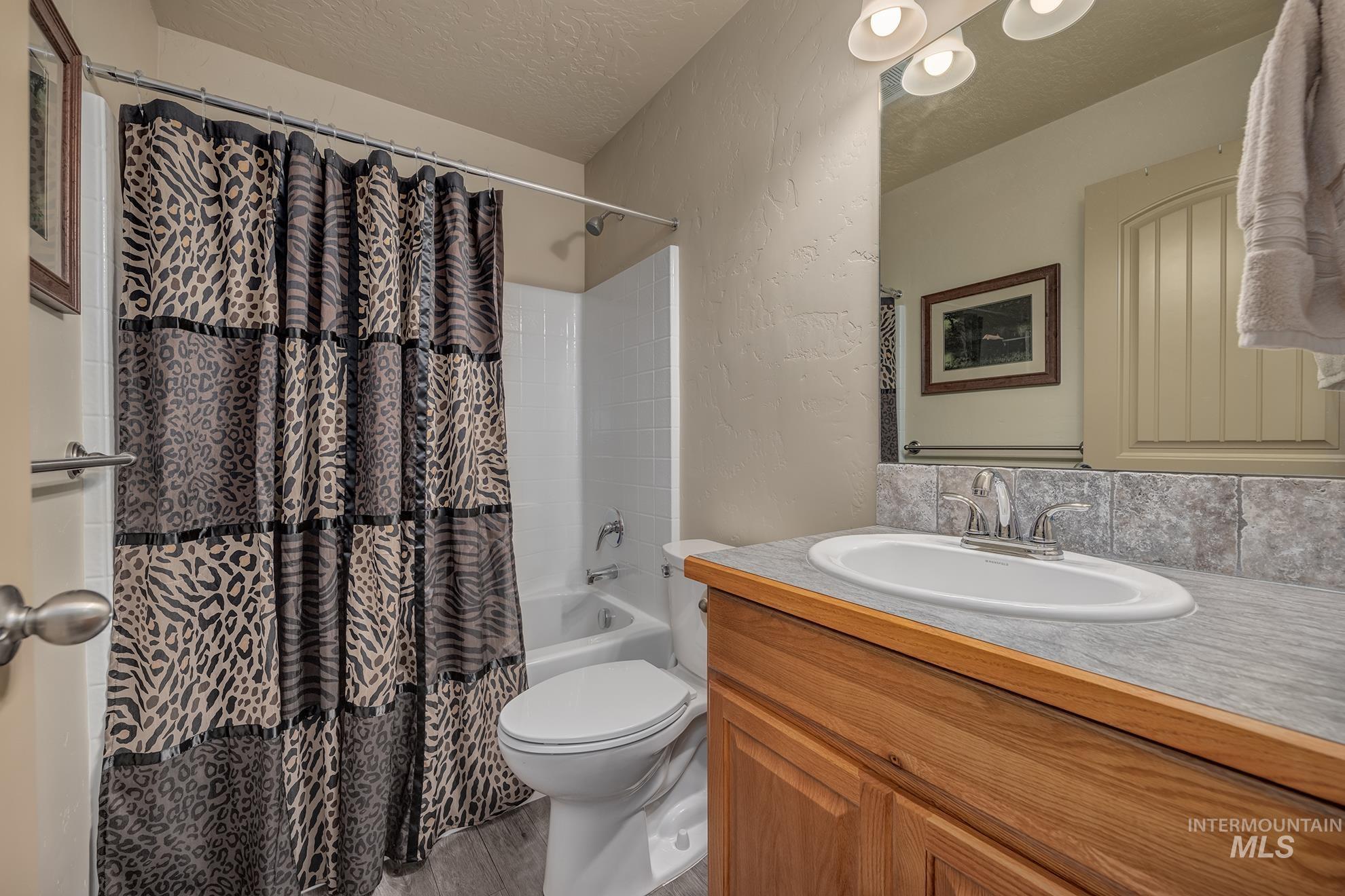 1037 W Butterfield Property Photo 21