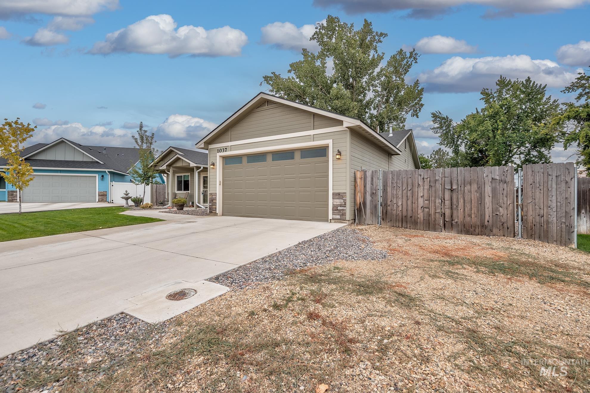 1037 W Butterfield Property Photo 26