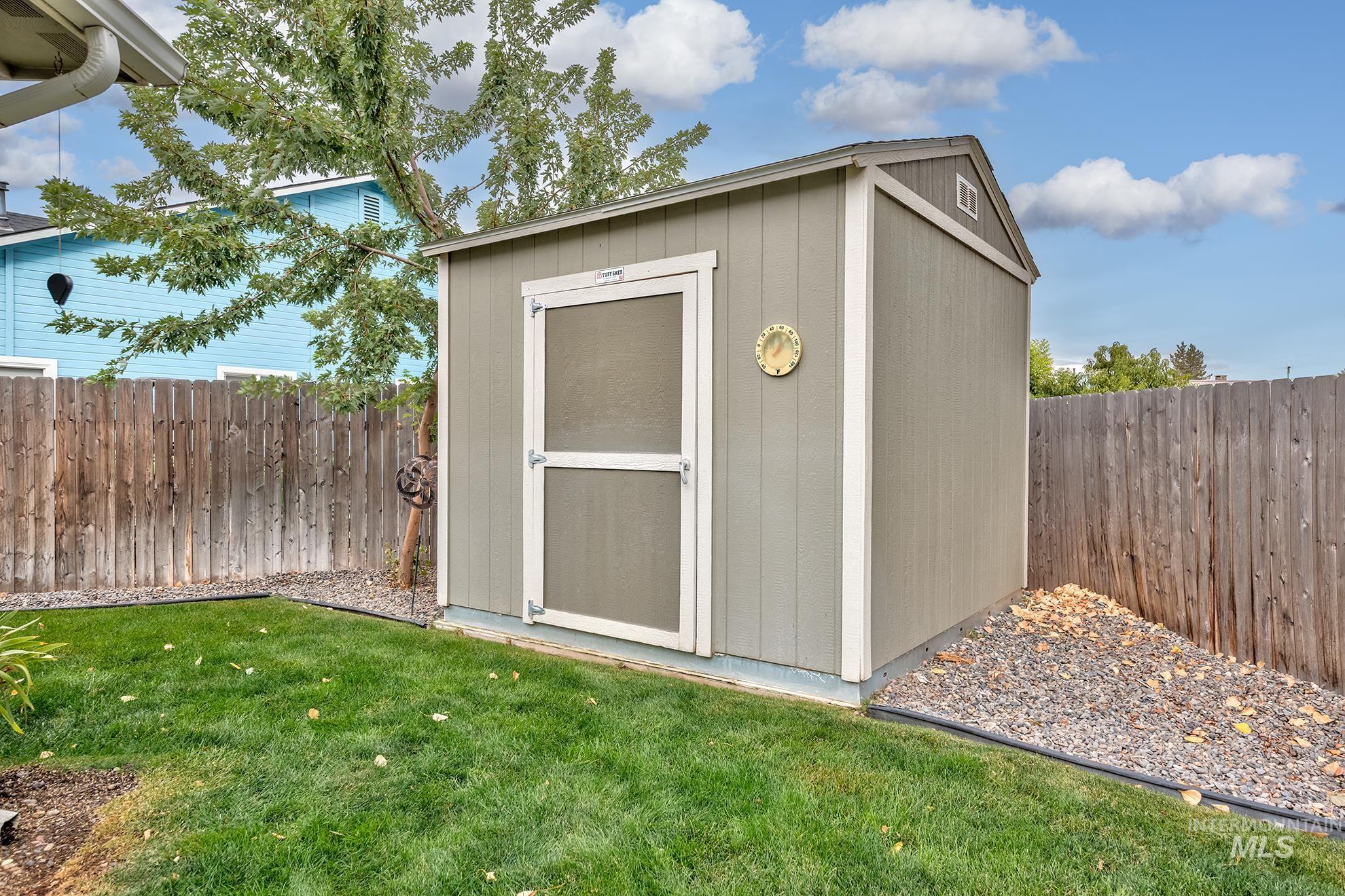 1037 W Butterfield Property Photo 31
