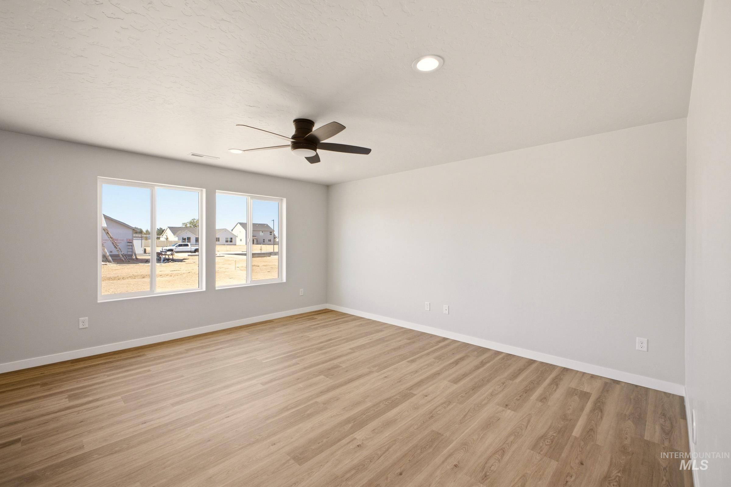 16883 Grain Bin Way Property Photo 7