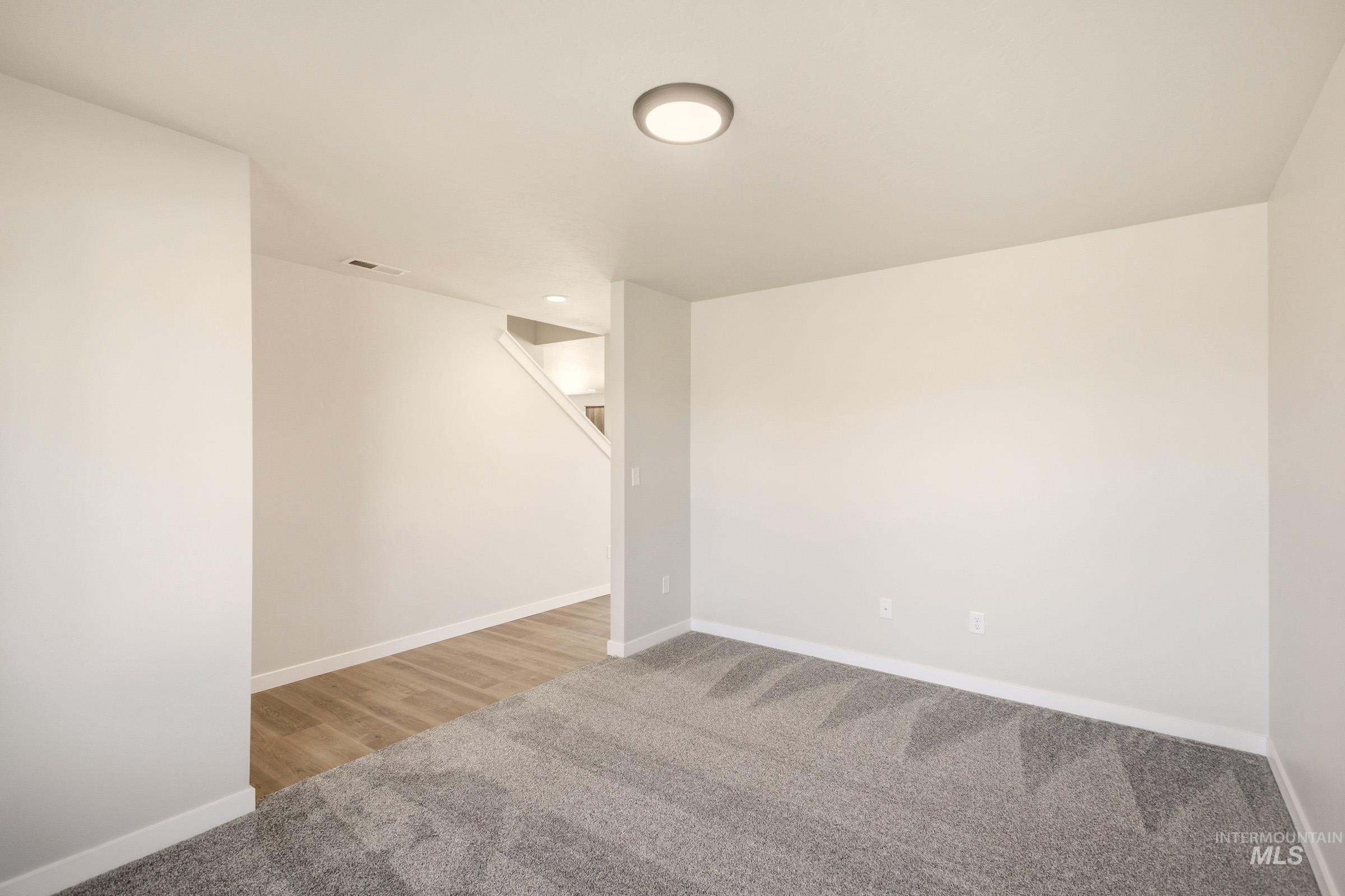 16883 Grain Bin Way Property Photo 10