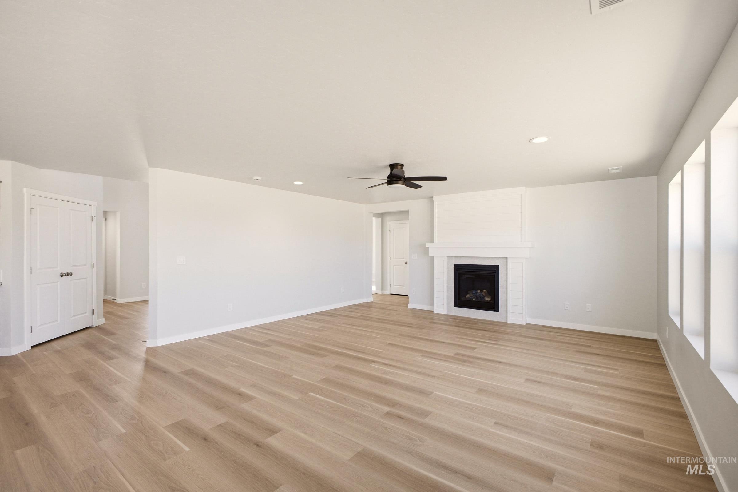 16897 Grain Bin Way Property Photo 8