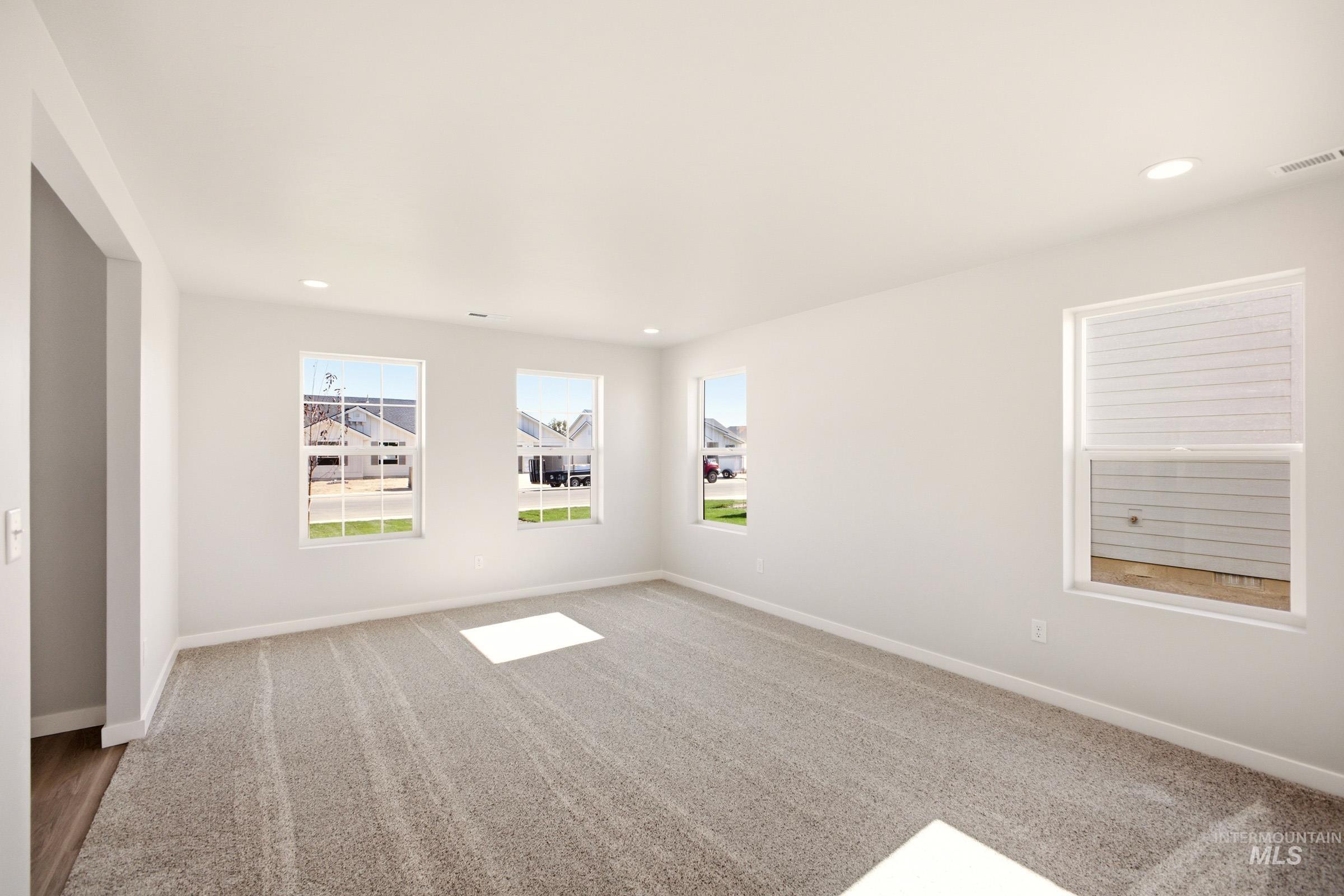 16897 Grain Bin Way Property Photo 12